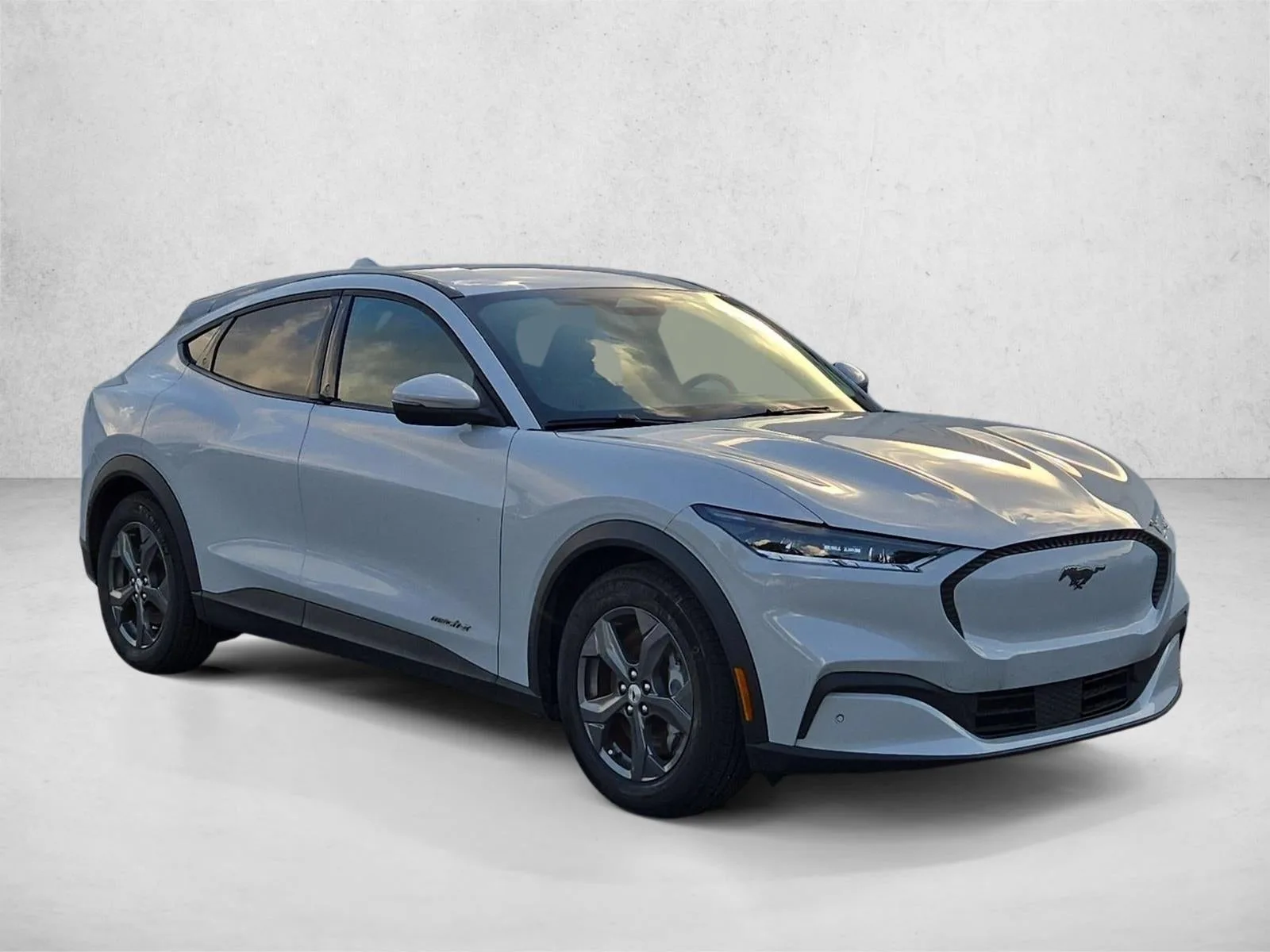 2022 Ford Mustang Mach-E Select RWD photo 3