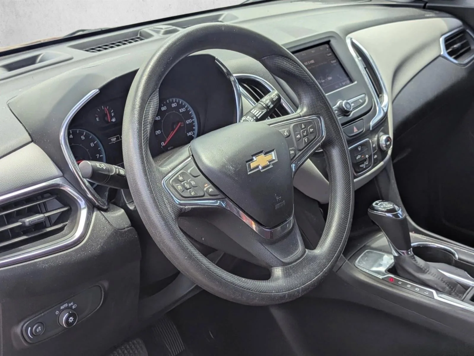 2020 Chevrolet Equinox LS photo 9