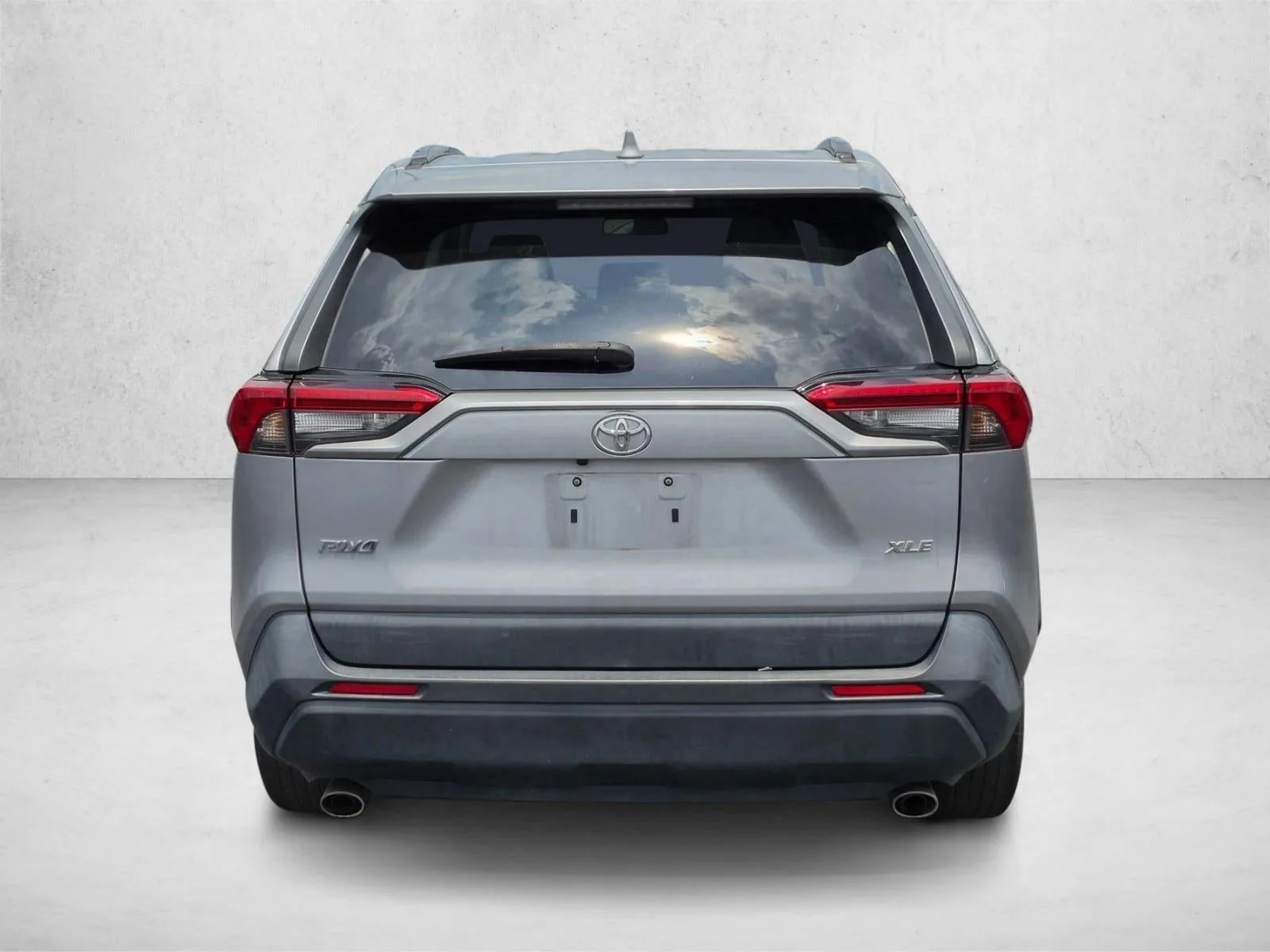 2022 Toyota RAV4 XLE photo 6