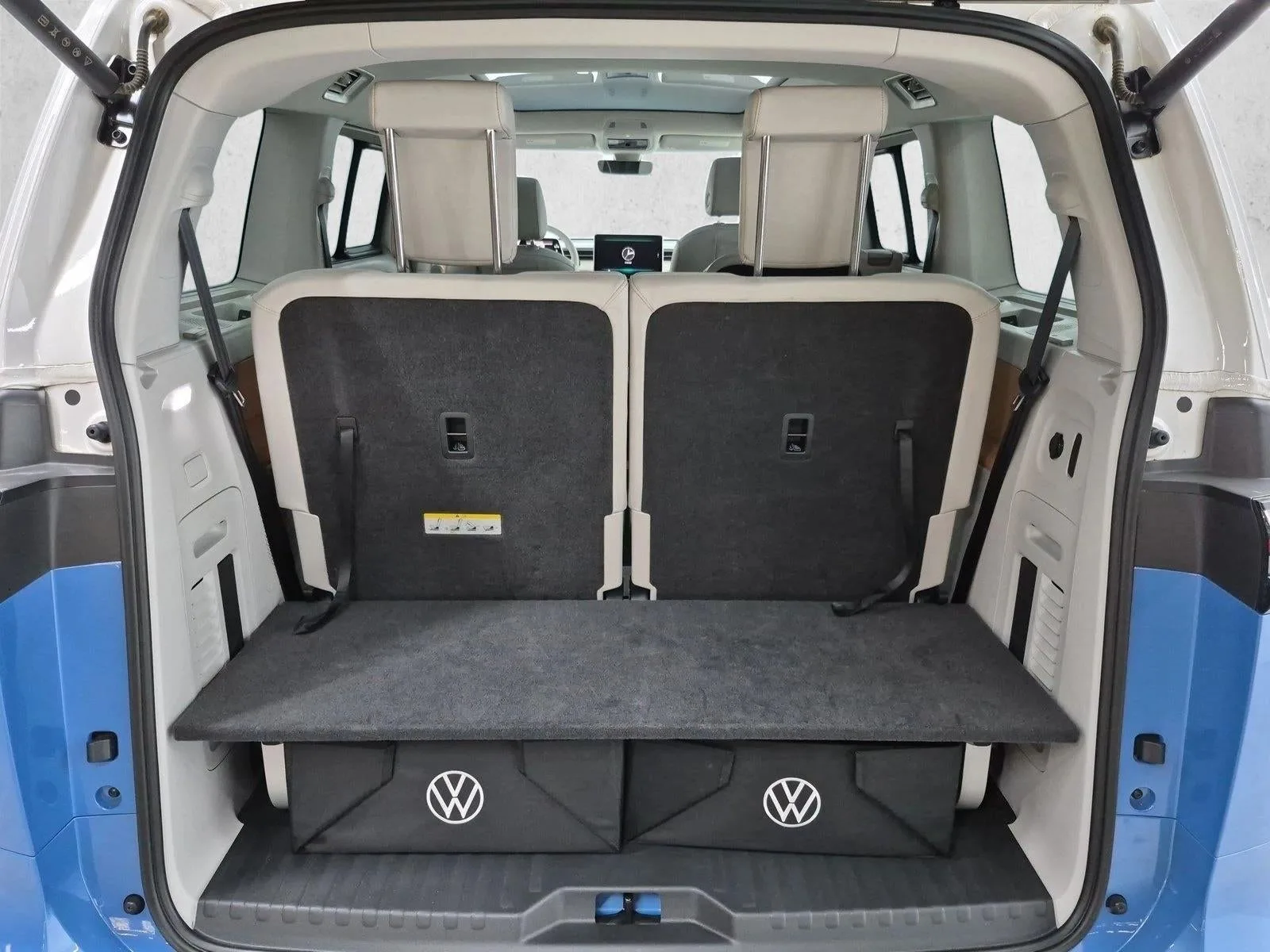 2025 Volkswagen ID. Buzz 1st Edition with 4MOTION photo 6