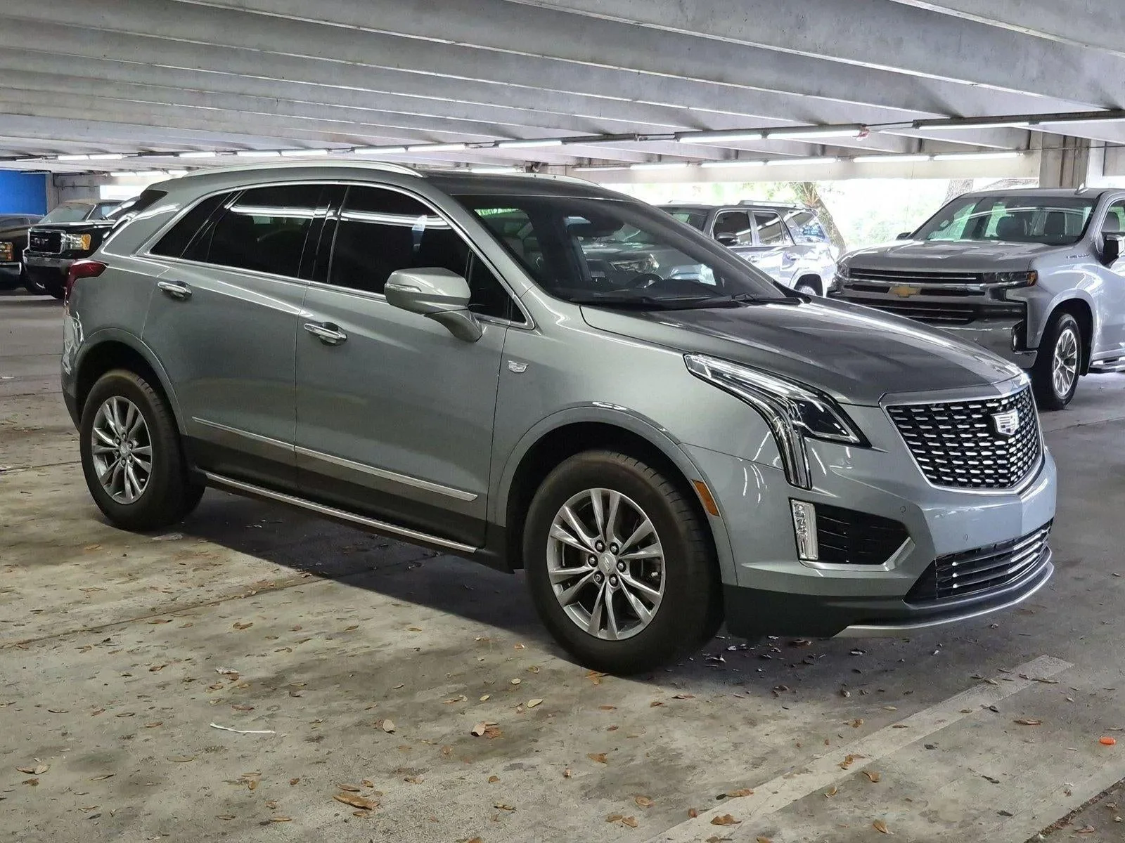 2023 Cadillac XT5 FWD Premium Luxury photo 3
