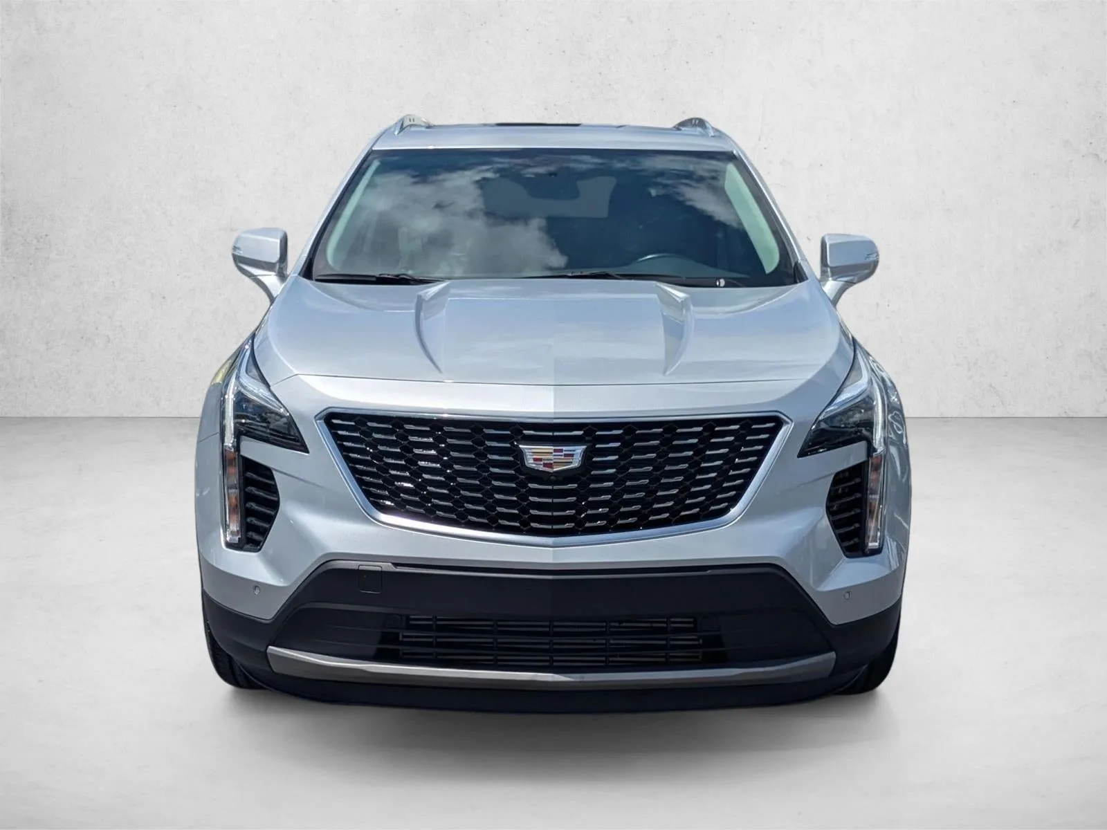 2022 Cadillac XT4 FWD 4dr Premium Luxury photo 2