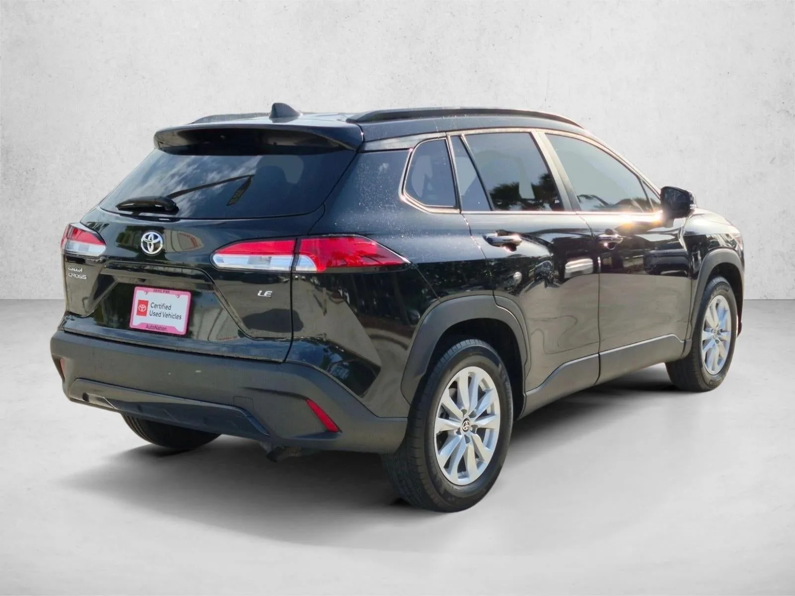 2023 Toyota Corolla Cross LE 2WD (Natl) photo 5