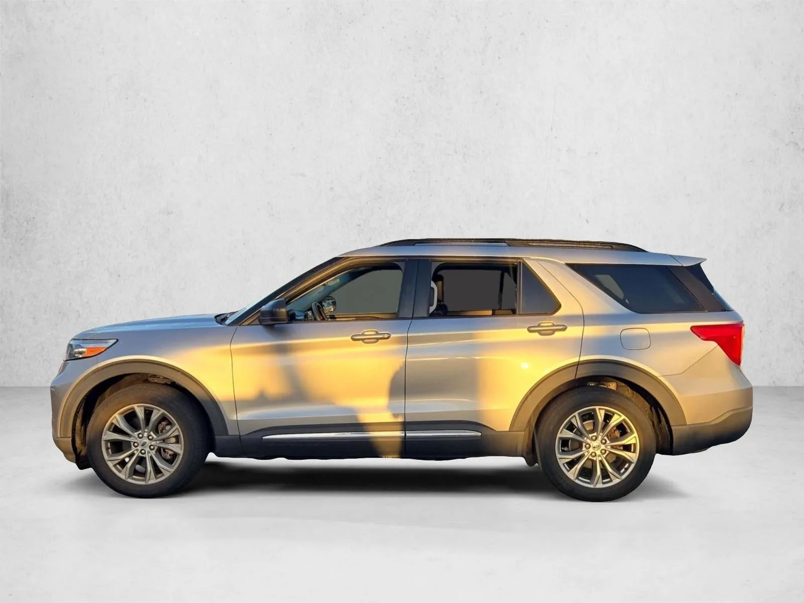 2023 Ford Explorer XLT RWD photo 8
