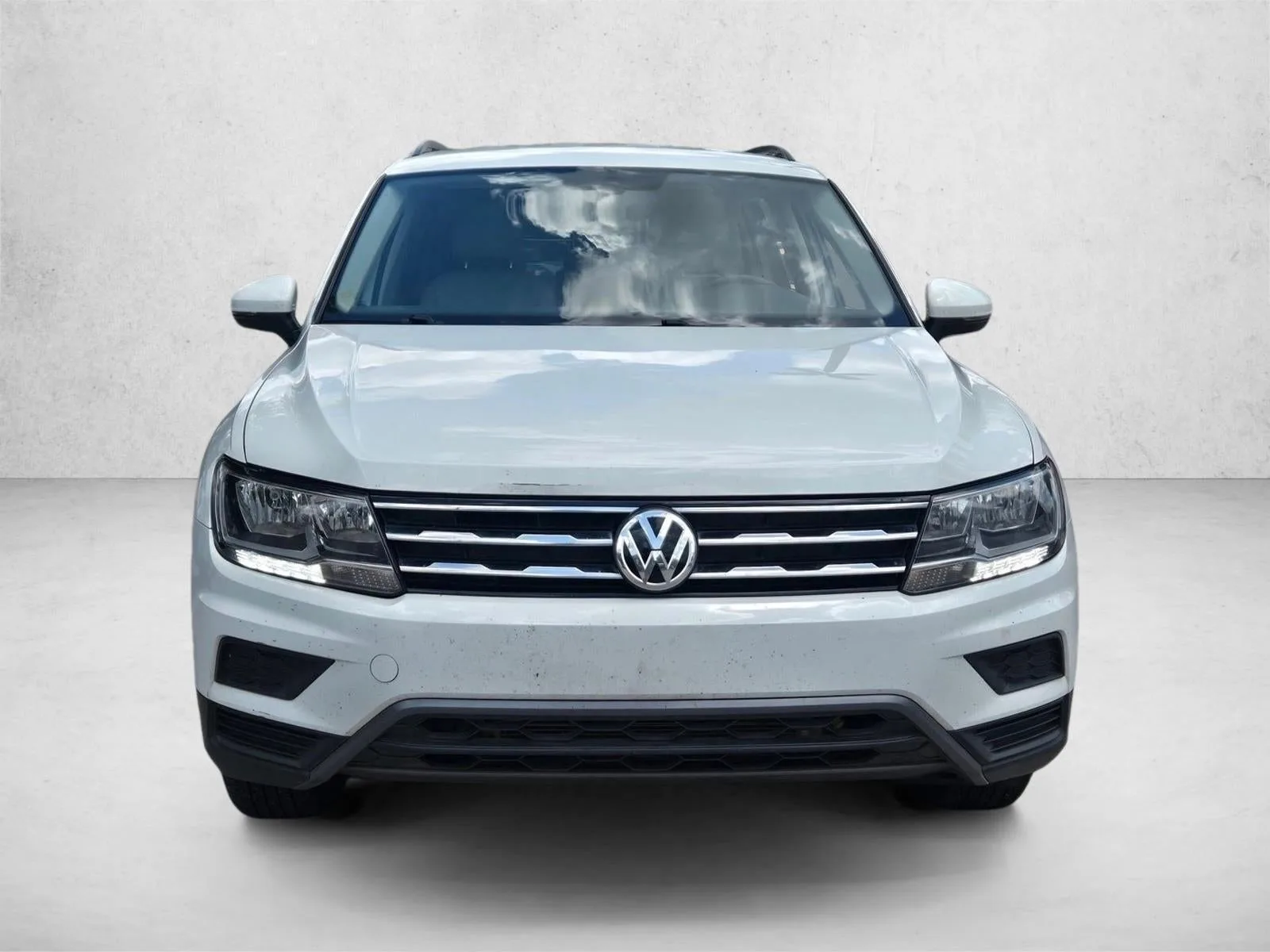 2021 Volkswagen Tiguan 2.0T SE FWD photo 2