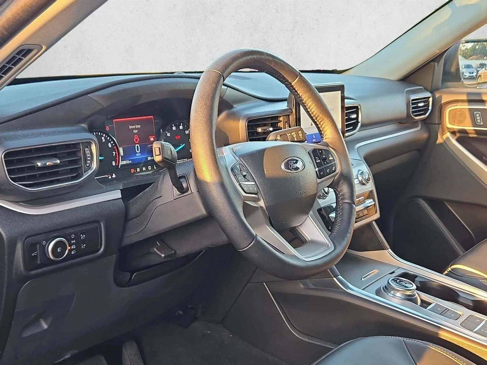 2023 Ford Explorer XLT RWD photo 9