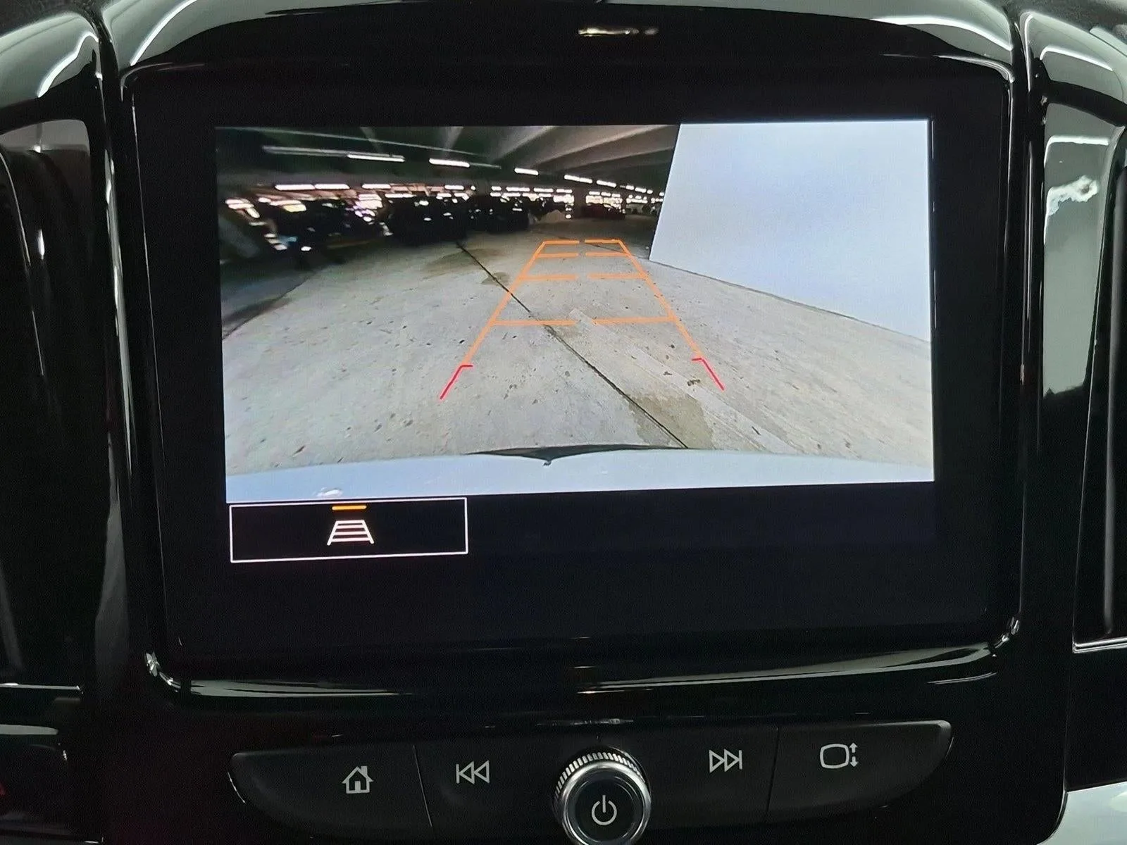 2023 Chevrolet Traverse LT Cloth photo 9