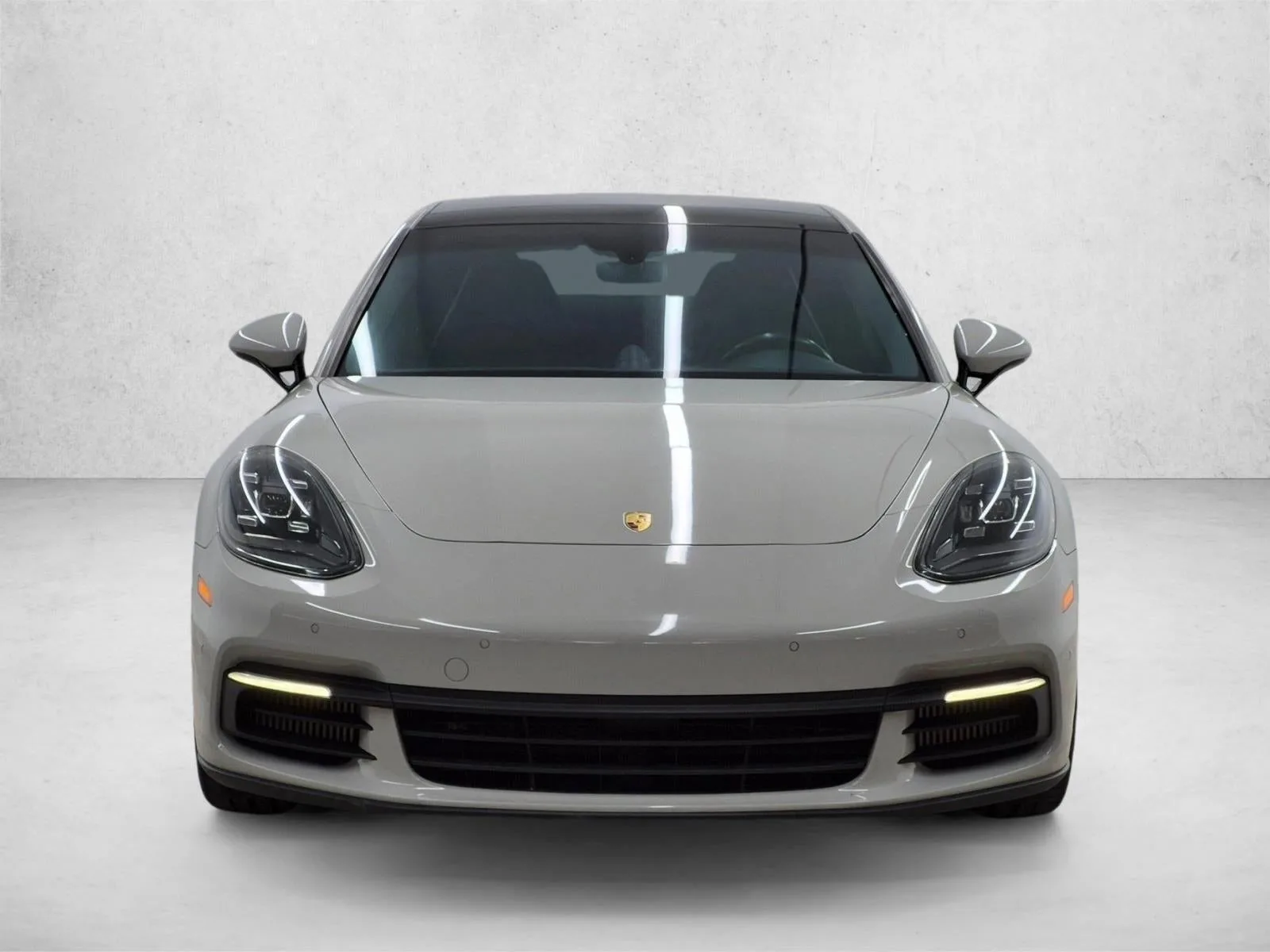 2020 Porsche Panamera 4S photo 2