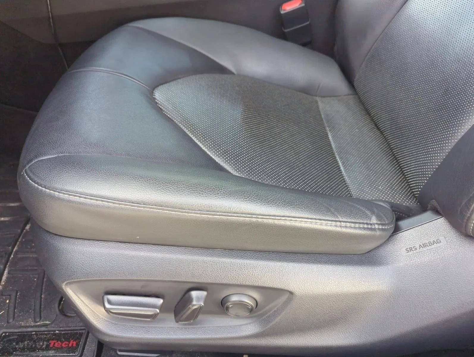 2022 Toyota Camry XLE Auto (SE) photo 12