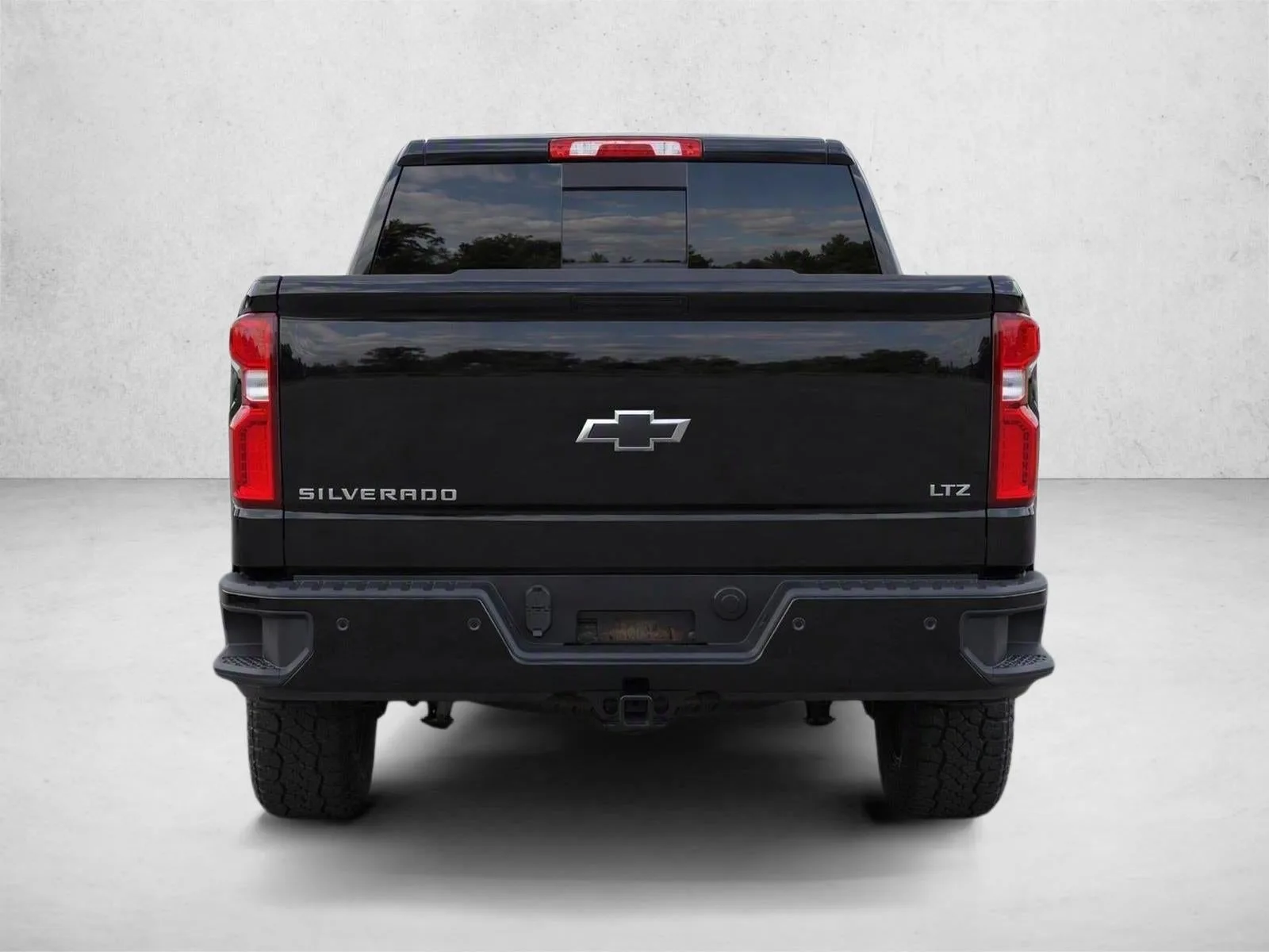 2018 Chevrolet Silverado 1500 Crew Cab Short Box 4-Wheel Drive LTZ Z71 photo 6