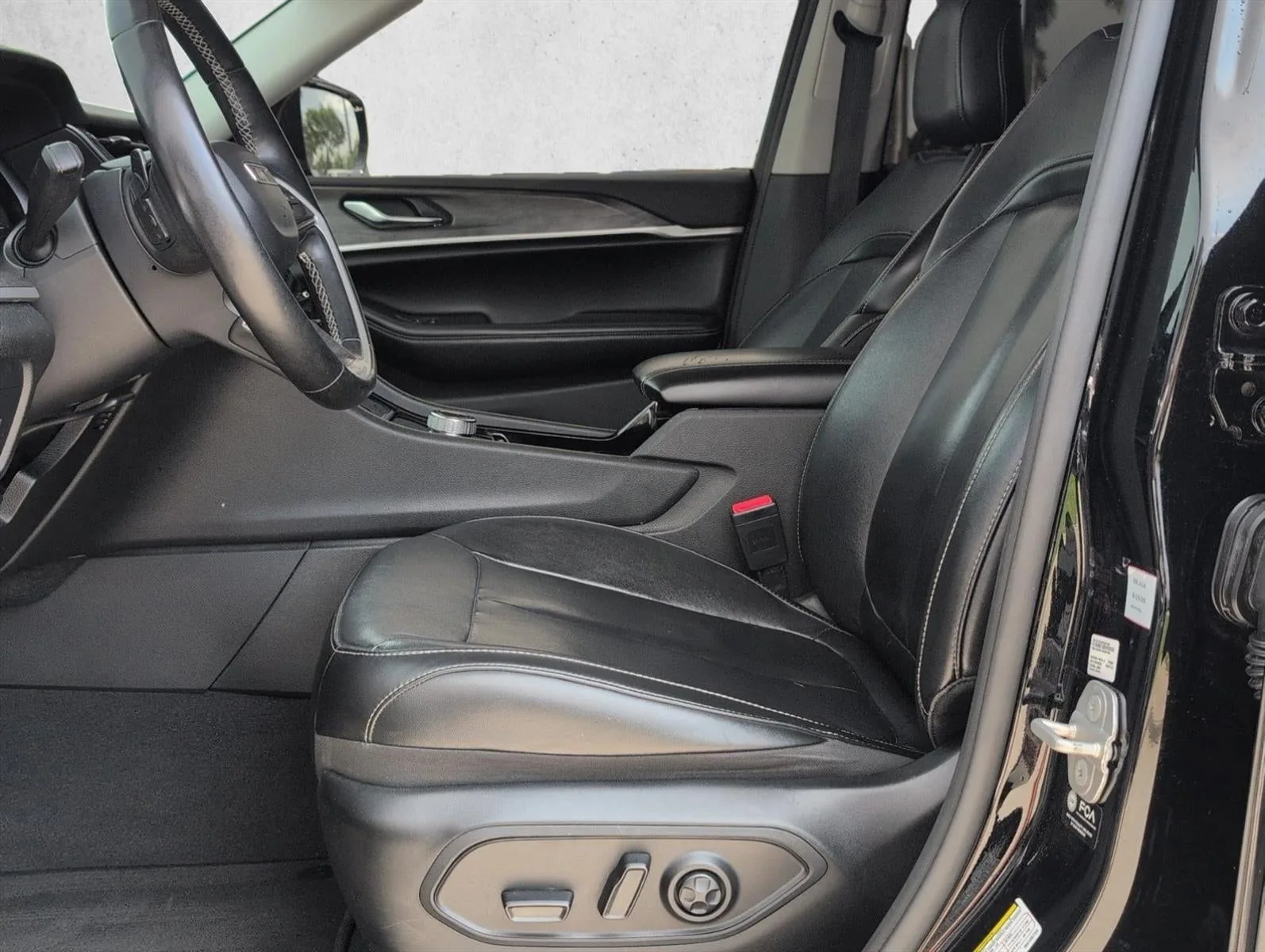 2021 Jeep Grand Cherokee L Limited 4x2 photo 12