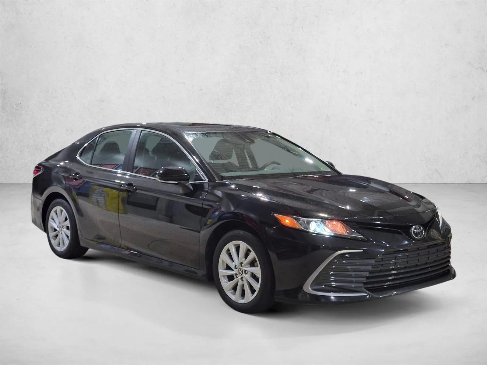 2024 Toyota Camry LE Auto (SE) photo 3