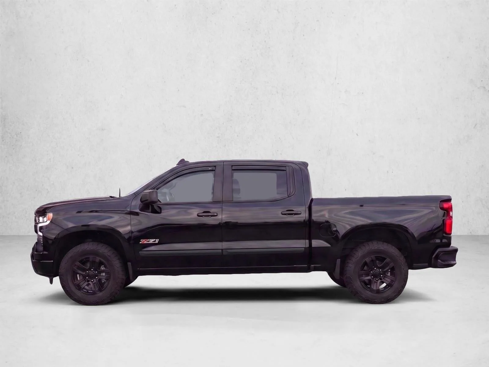 2018 Chevrolet Silverado 1500 Crew Cab Short Box 4-Wheel Drive LTZ Z71 photo 4