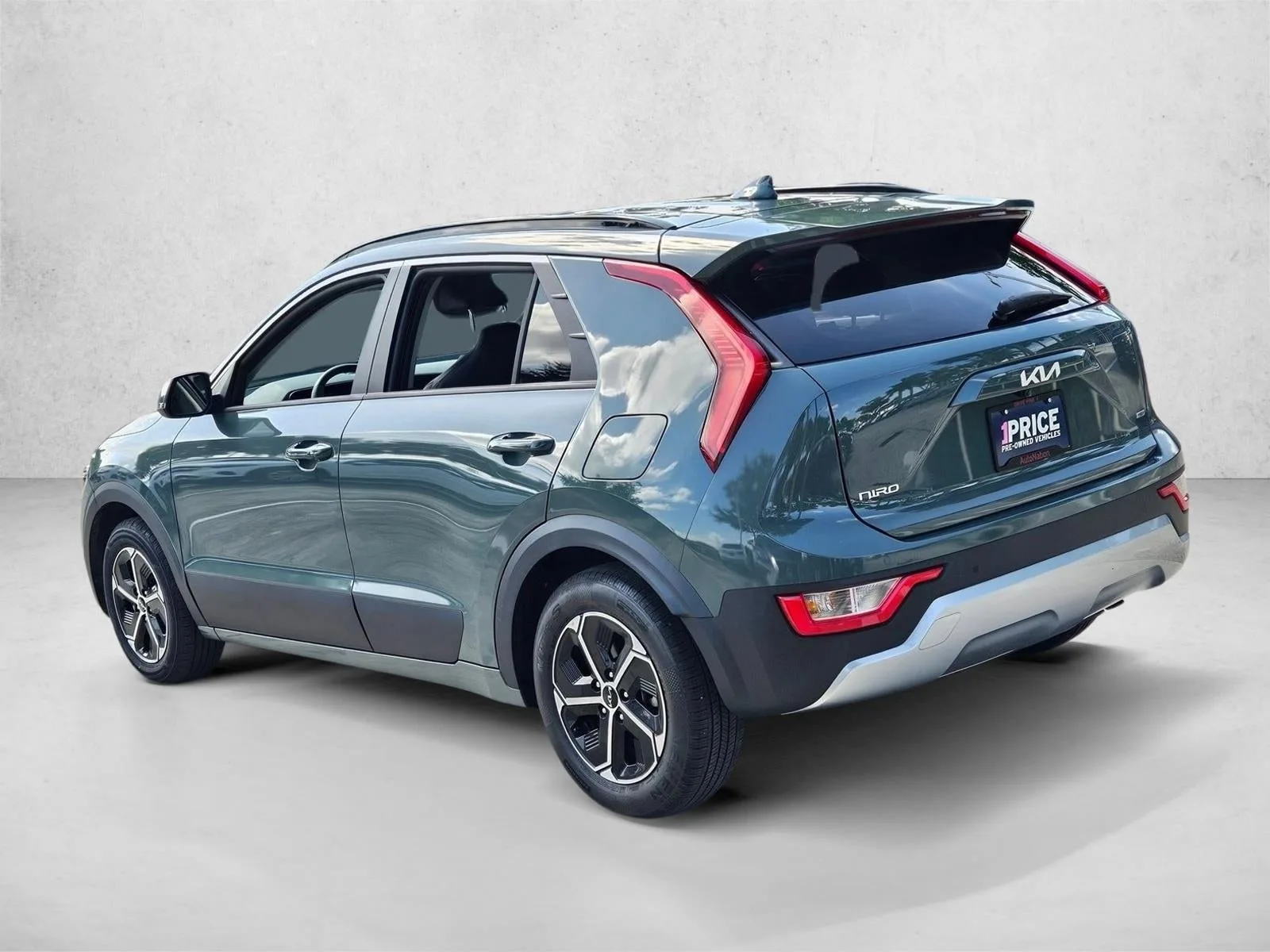 2023 Kia Niro EX FWD photo 8