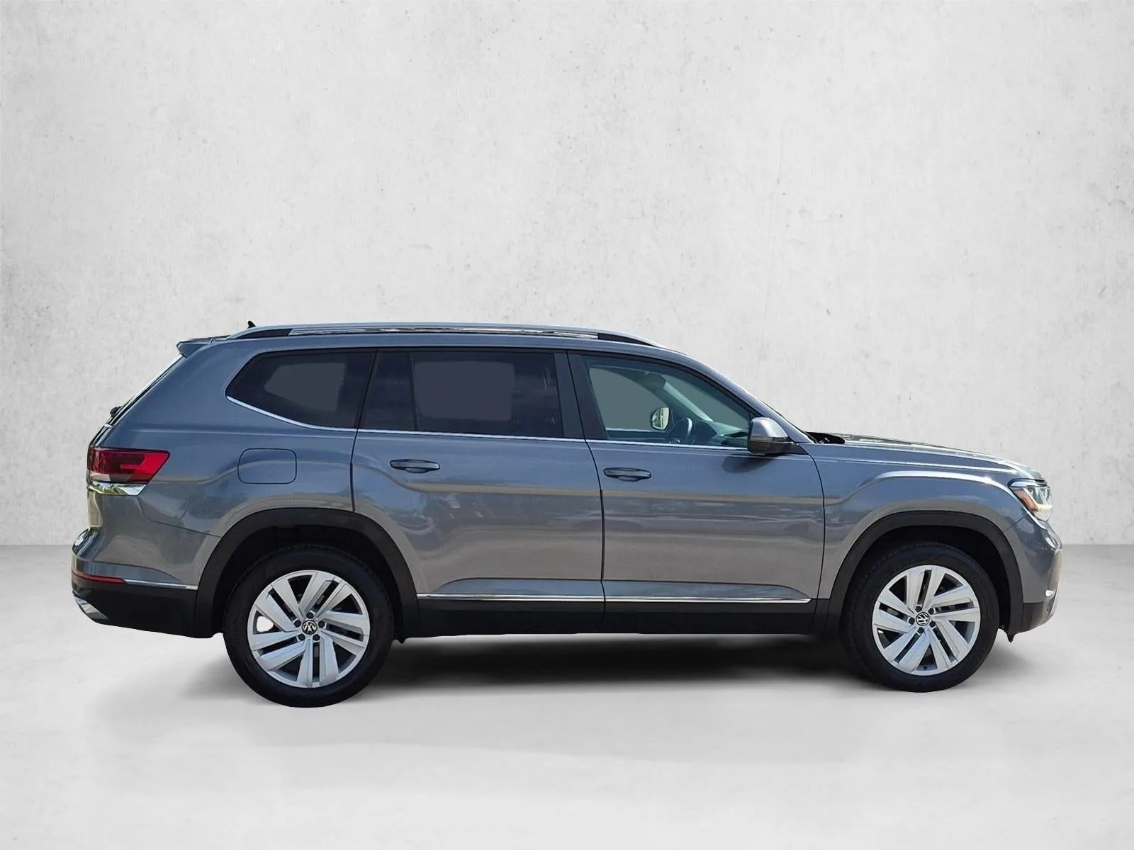 2021 Volkswagen Atlas 2021.5 3.6L V6 SEL FWD photo 4