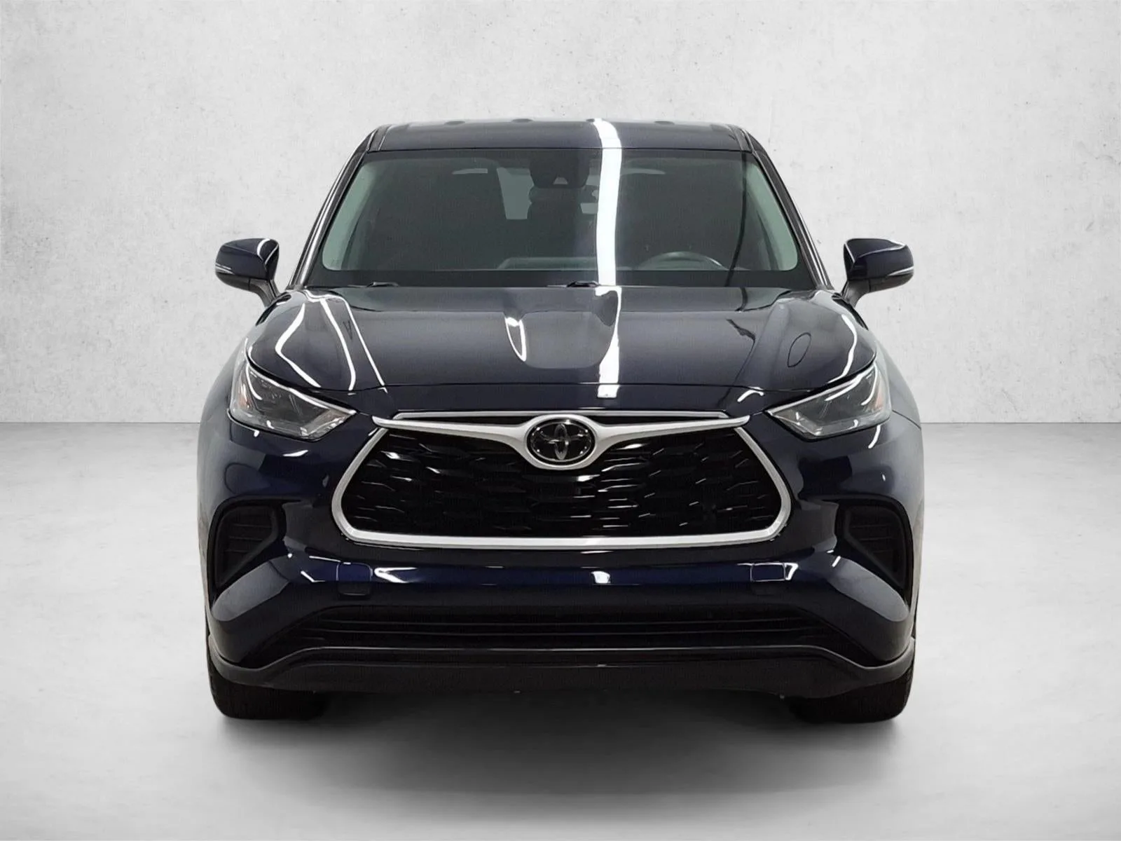 2022 Toyota Highlander L photo 2