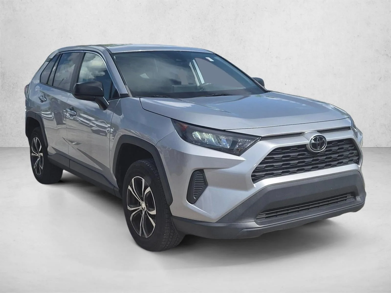 2022 Toyota RAV4 LE FWD (GS) photo 3