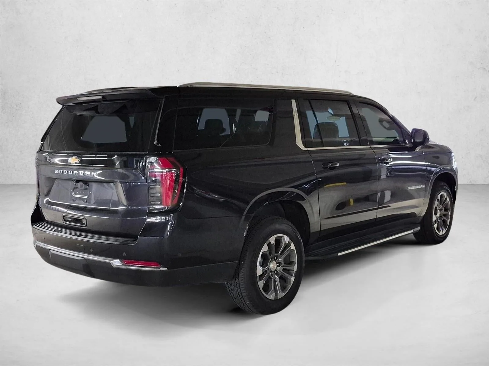 2025 Chevrolet Suburban LS photo 5