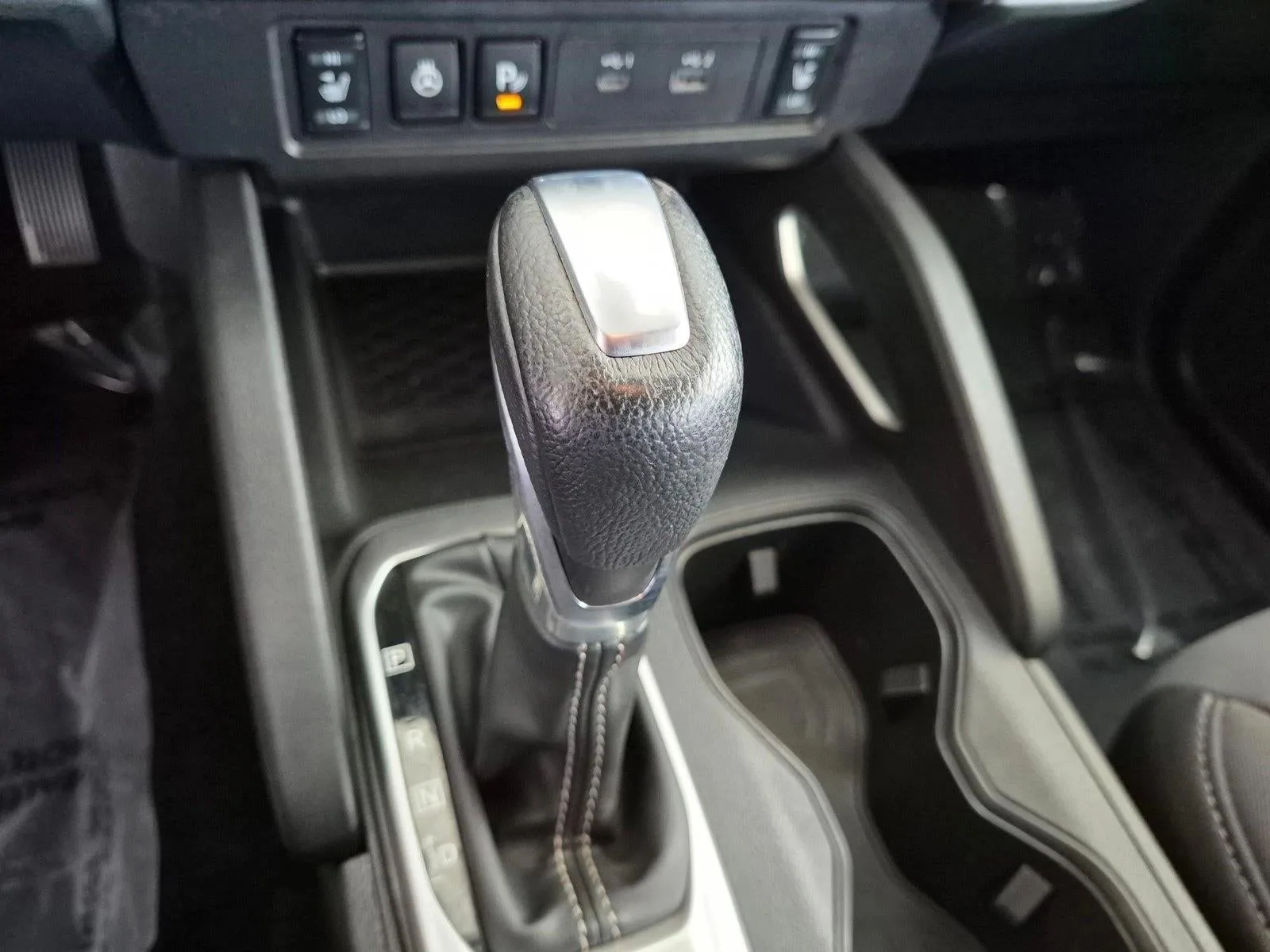 2022 Nissan Frontier Crew Cab 4x2 SV Auto photo 11