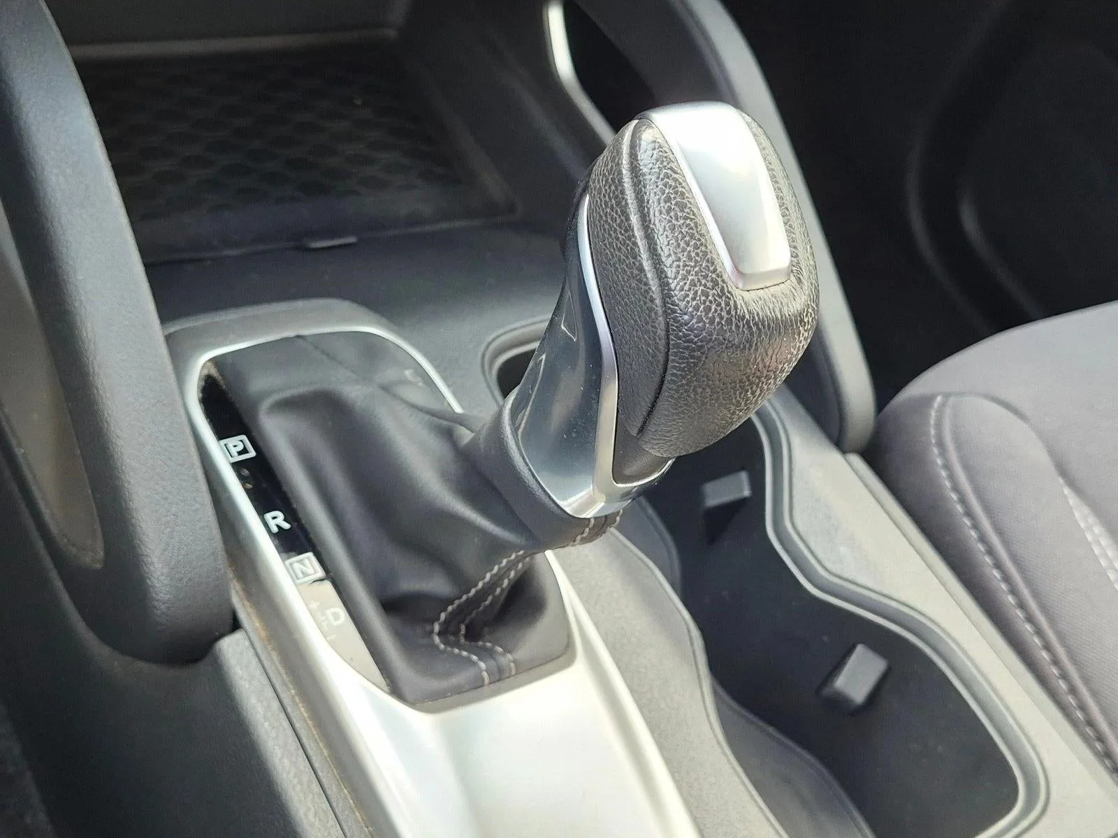 2022 Nissan Frontier Crew Cab 4x2 SV Auto photo 11