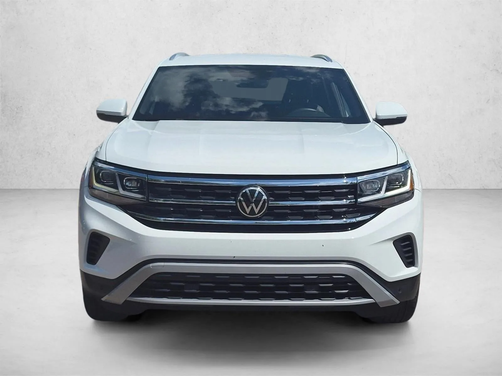 2023 Volkswagen Atlas Cross Sport 3.6L V6 SE w/Technology FWD photo 2
