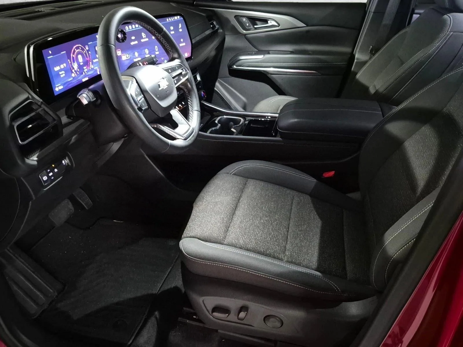 2024 Chevrolet Traverse LT photo 11