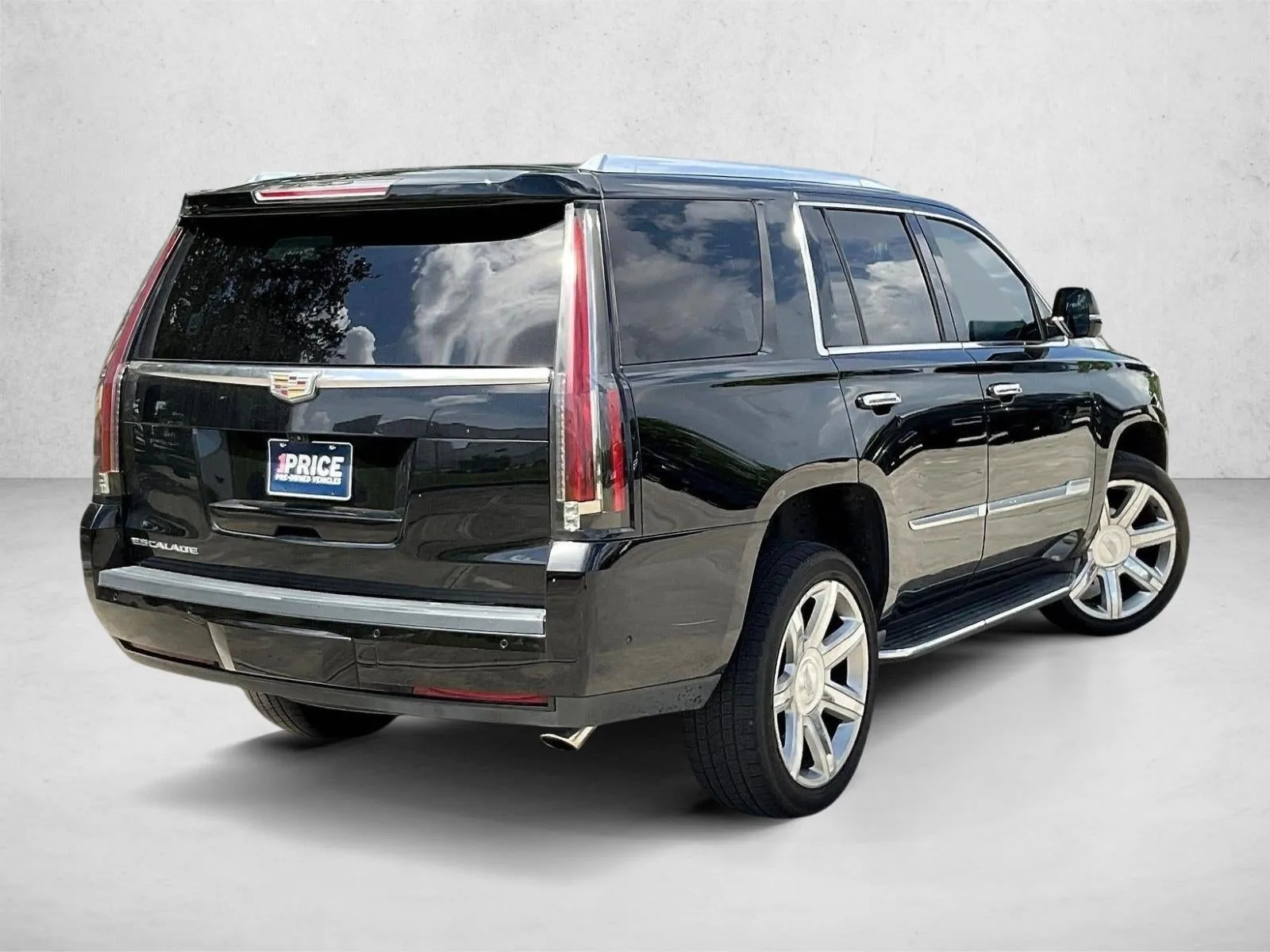 2019 Cadillac Escalade RWD Luxury photo 2