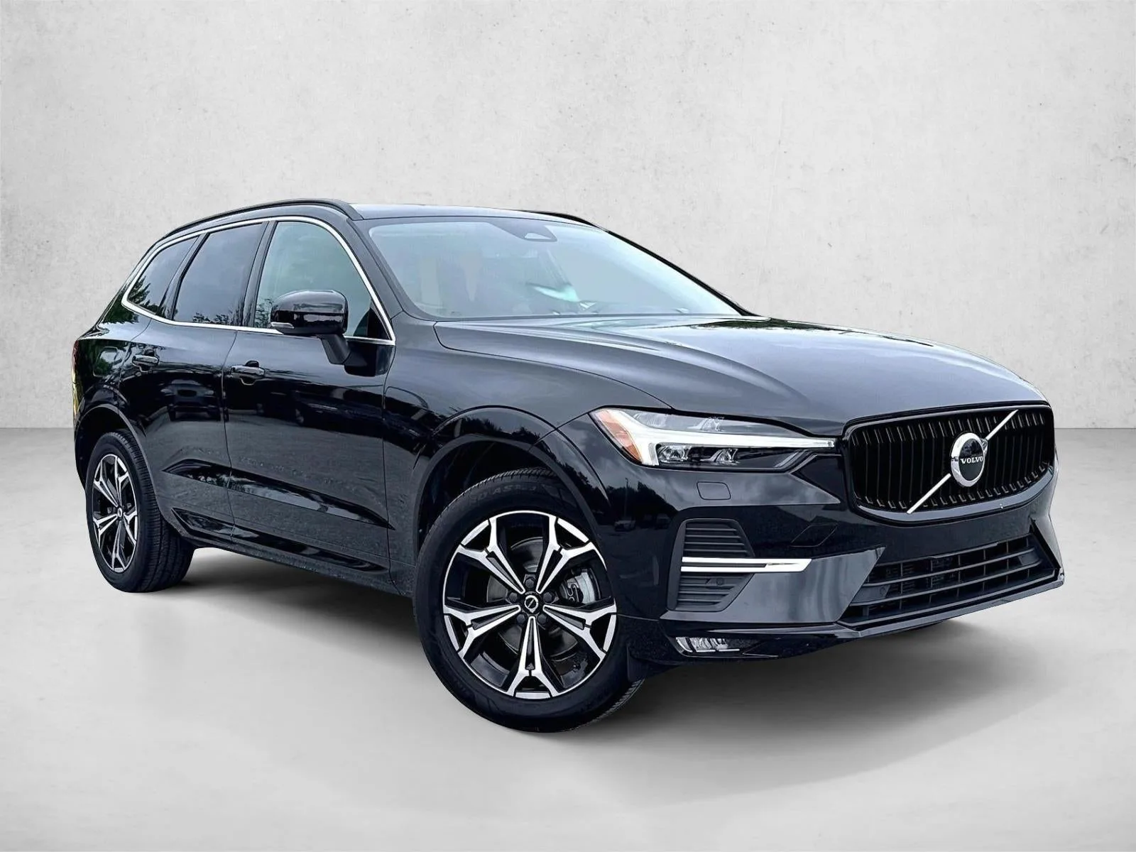 2022 Volvo XC60 B5 AWD Momentum photo 12