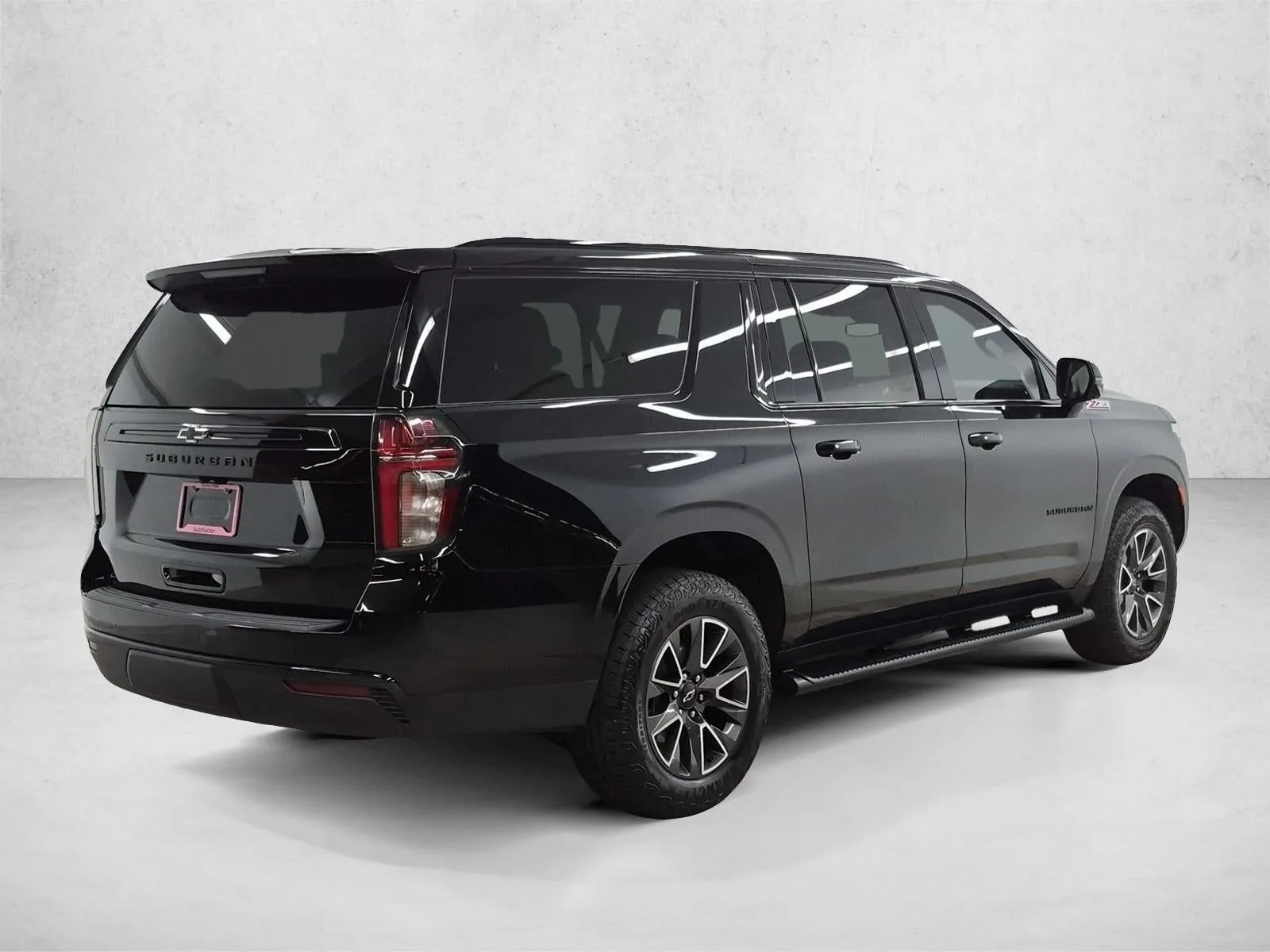 2023 Chevrolet Suburban Z71 photo 5
