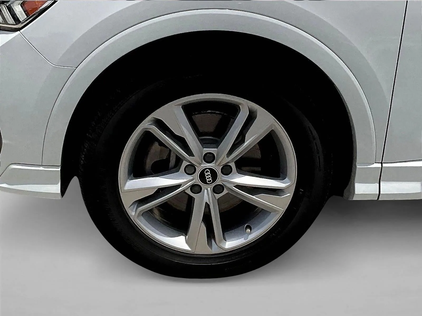2022 Audi Q3 S line Premium Plus 45 TFSI quattro photo 9