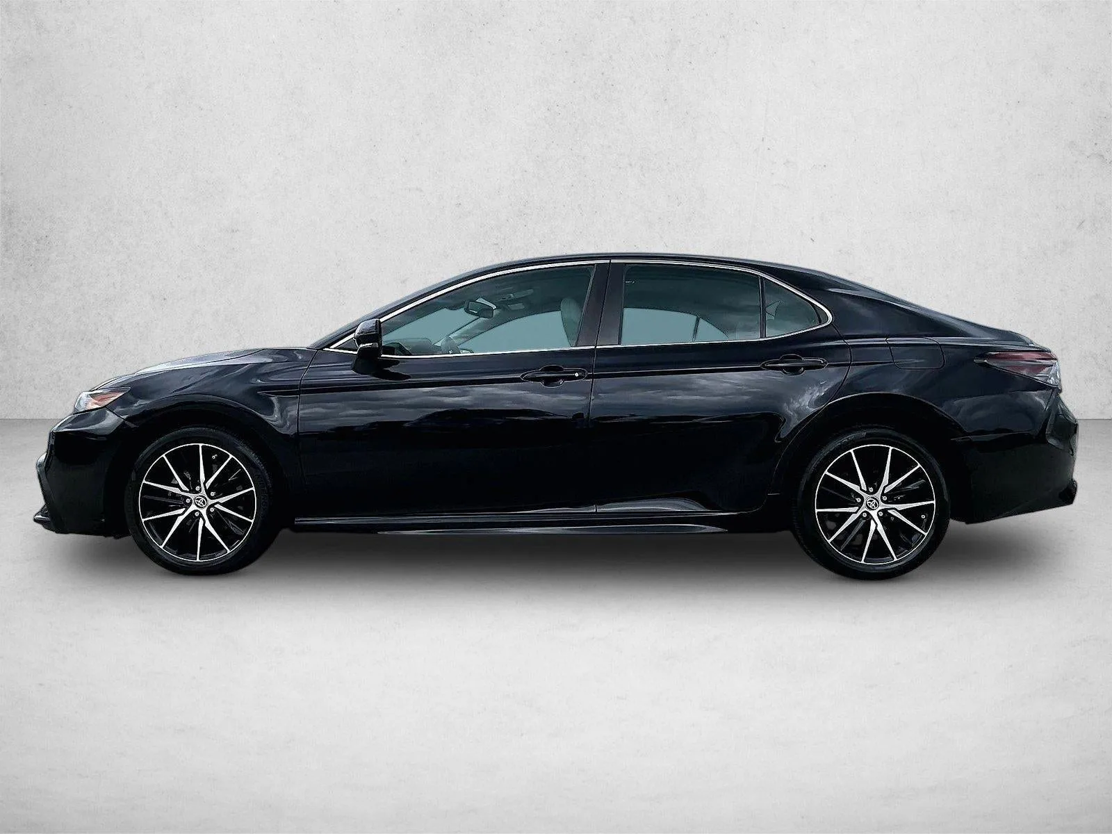 2024 Toyota Camry SE Auto (SE) photo 6