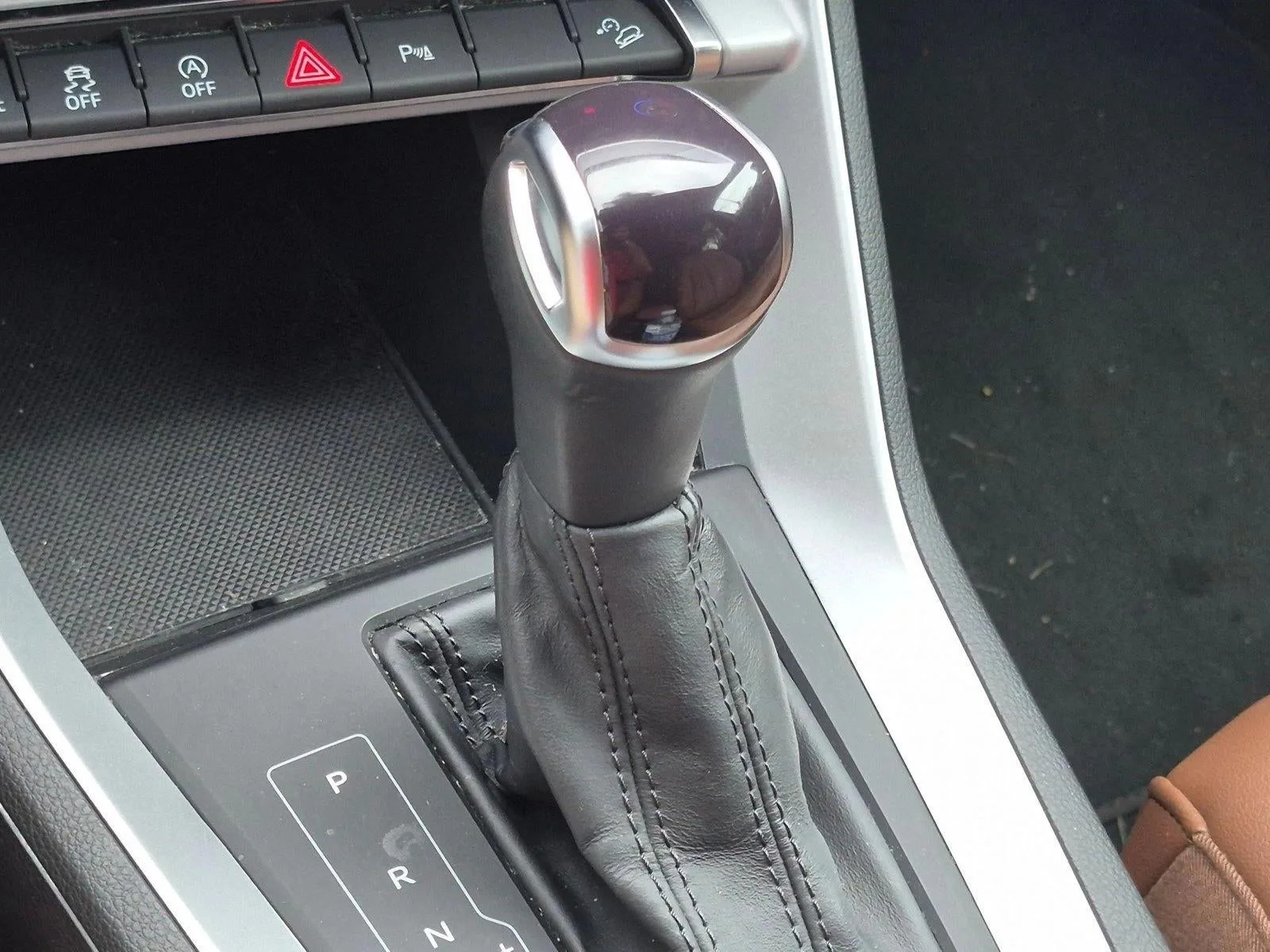 2022 Audi Q3 S line Premium 45 TFSI quattro photo 5