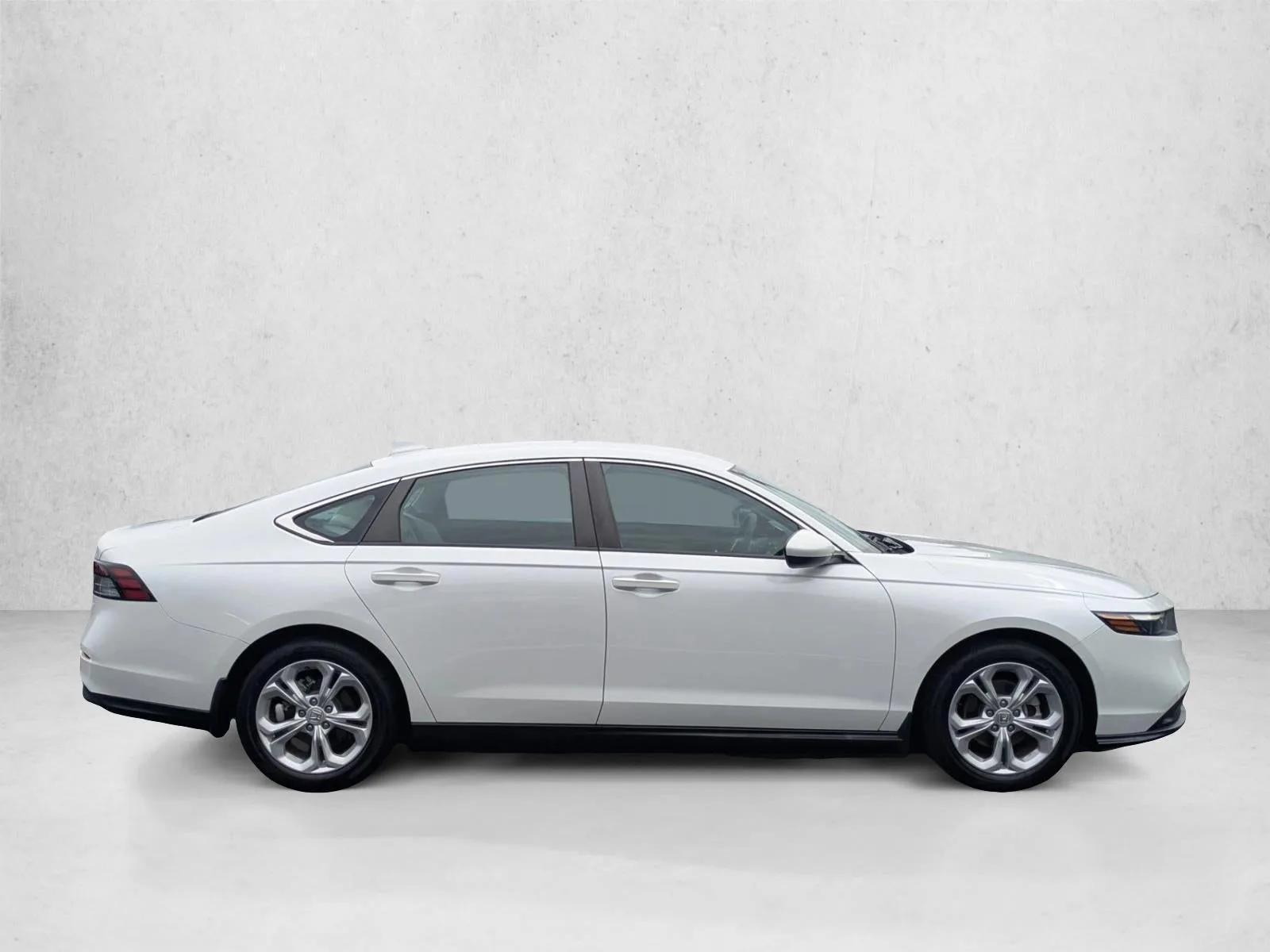 2023 Honda Accord Sedan LX CVT photo 4