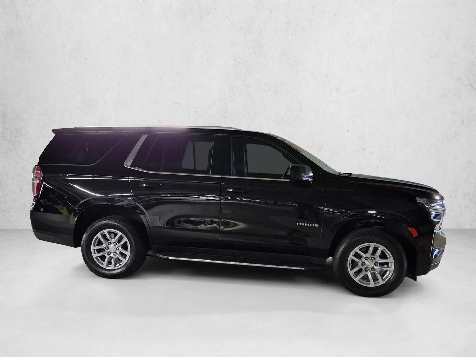 2021 Chevrolet Tahoe LT photo 4
