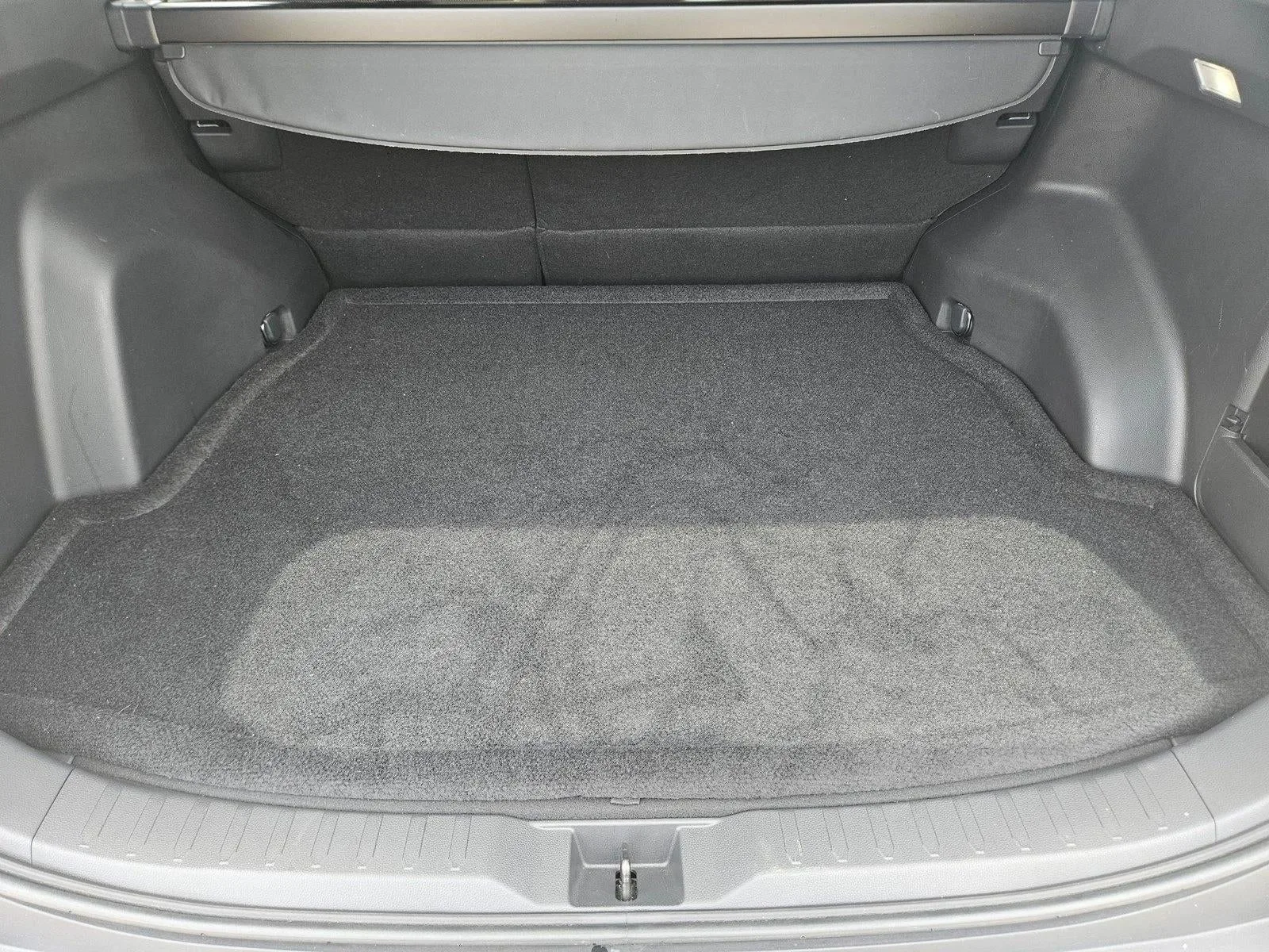 2023 Toyota RAV4 LE FWD (GS) photo 6