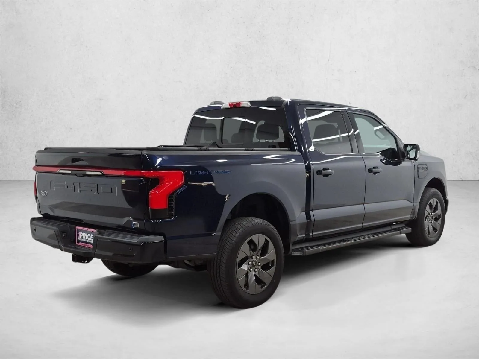 2023 Ford F-150 Lightning LARIAT photo 5
