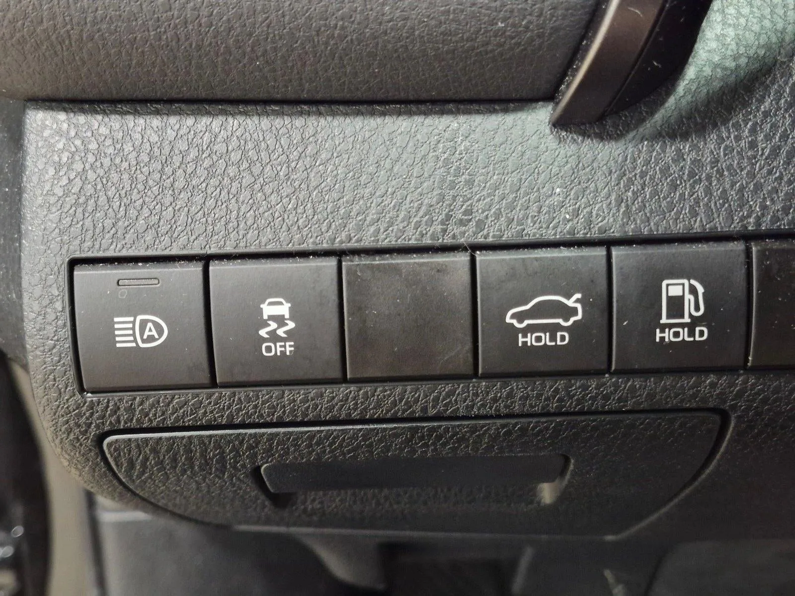 2024 Toyota Camry SE Auto (SE) photo 5