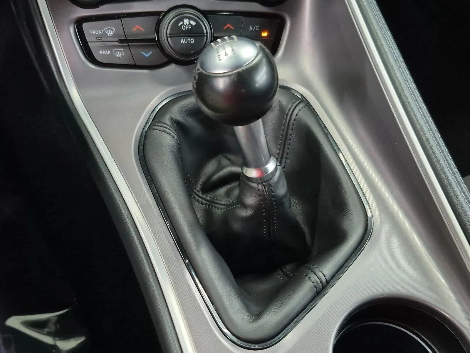 2022 Dodge Challenger R/T Scat Pack photo 12