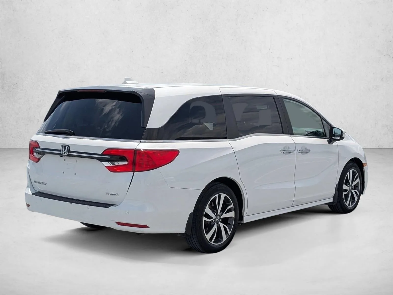 2024 Honda Odyssey Touring photo 5