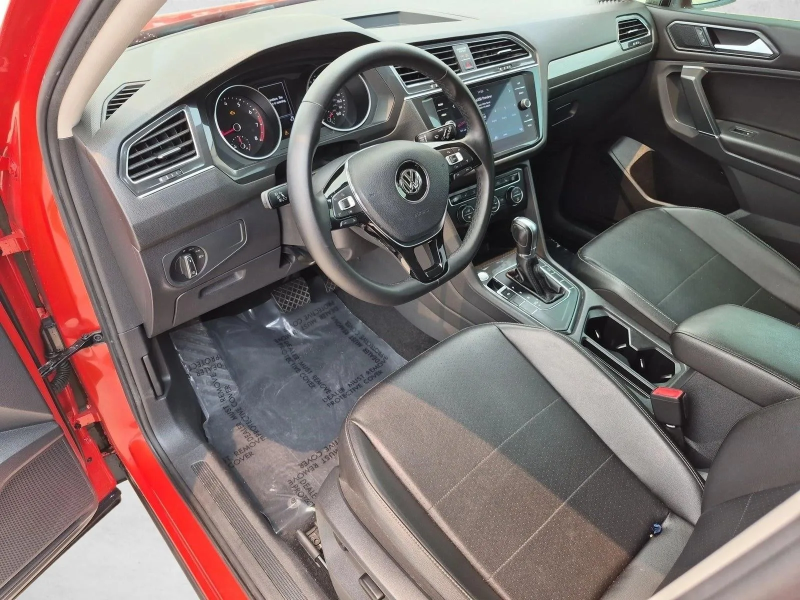 2018 Volkswagen Tiguan 2.0T SE FWD photo 10