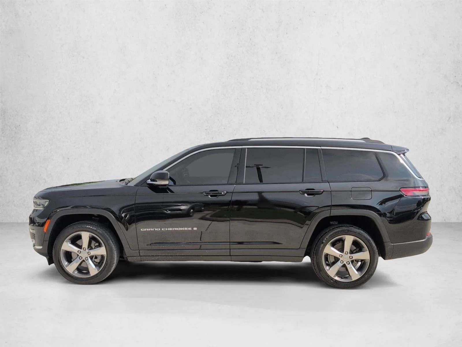 2021 Jeep Grand Cherokee L Limited 4x2 photo 2