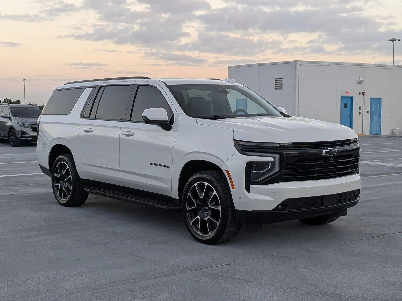 2025 Chevrolet Suburban RST photo 3