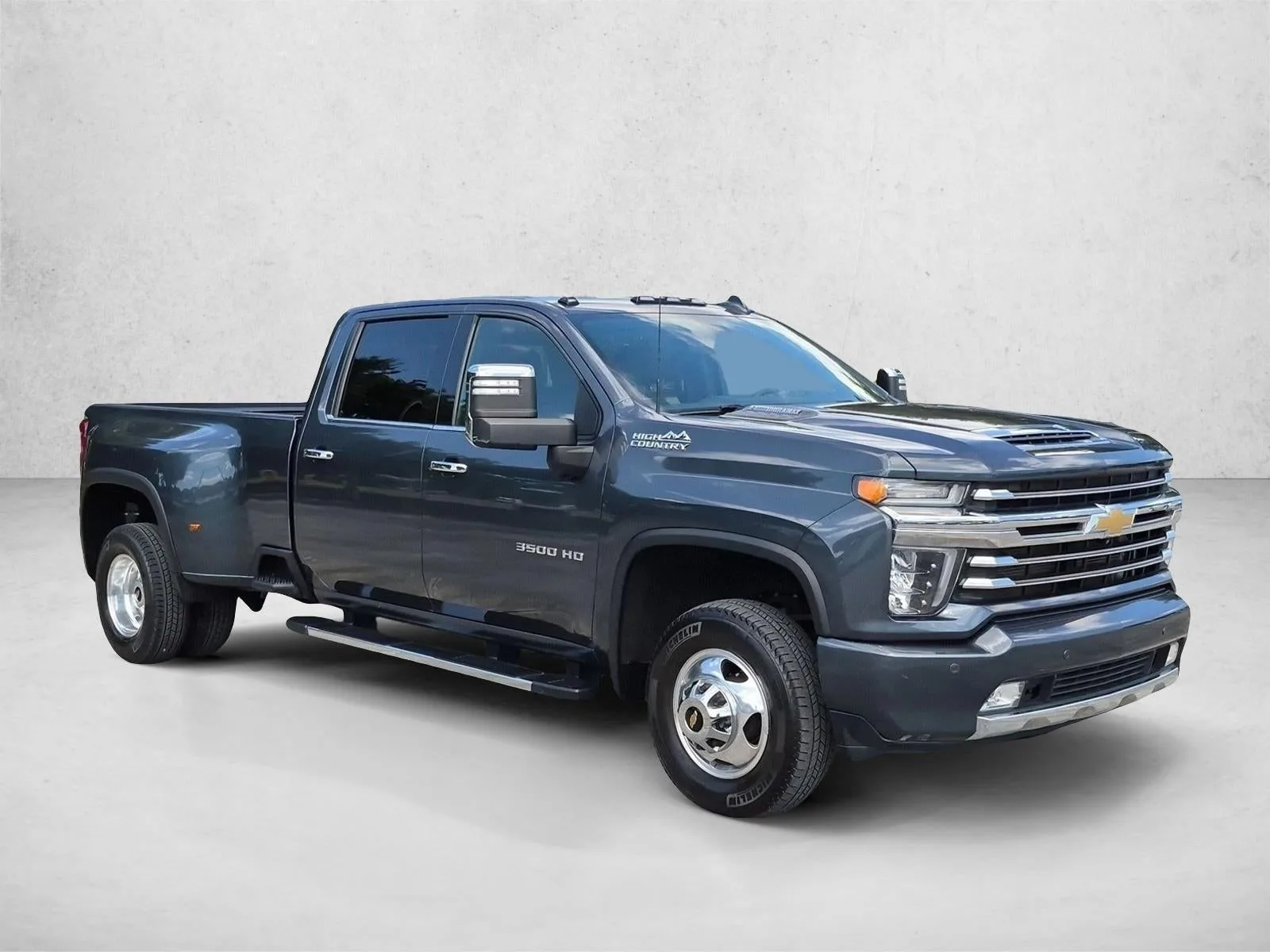 2020 Chevrolet Silverado 3500 HD High Country photo 3