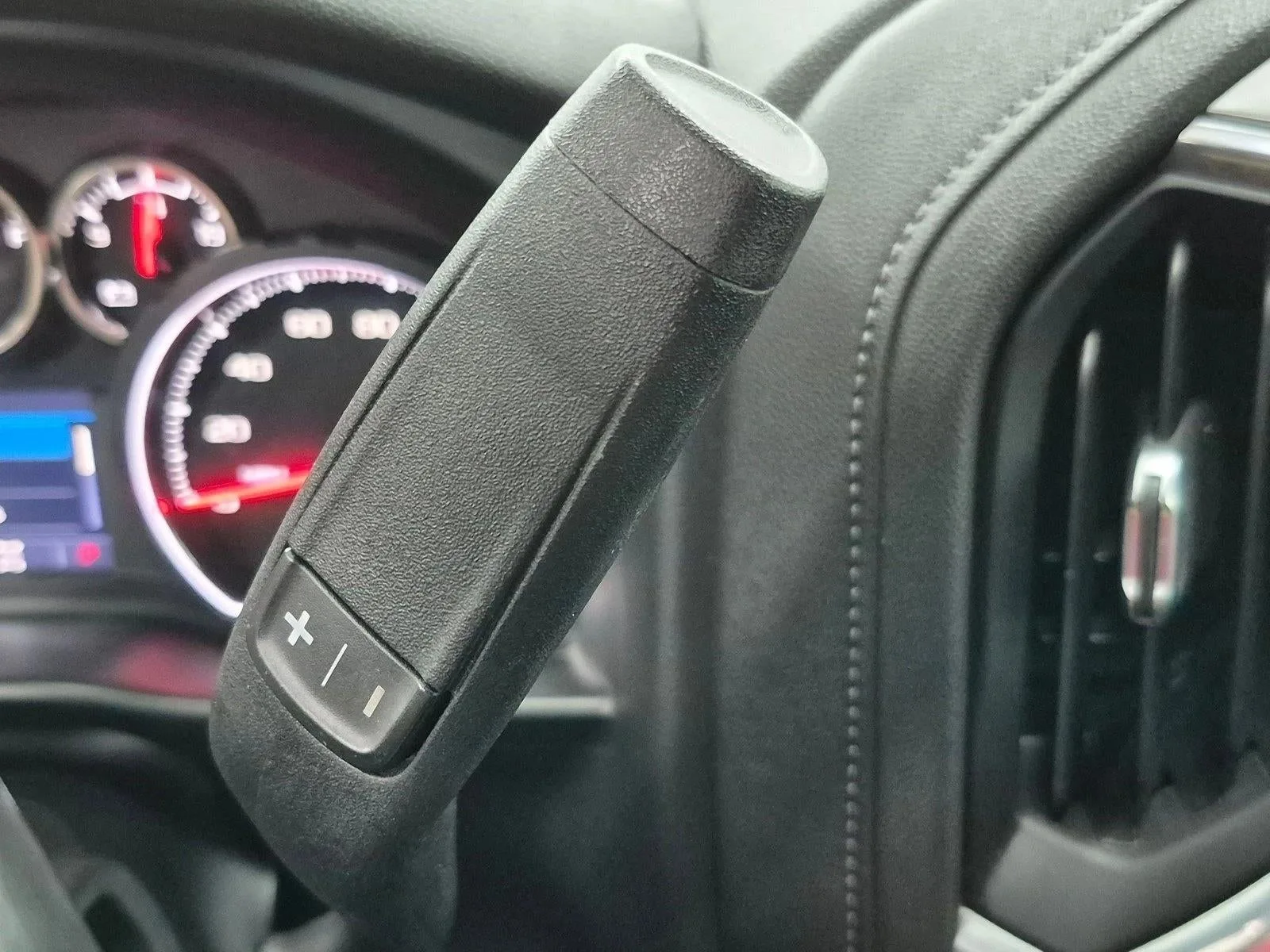 2021 Chevrolet Silverado 1500 LT photo 11