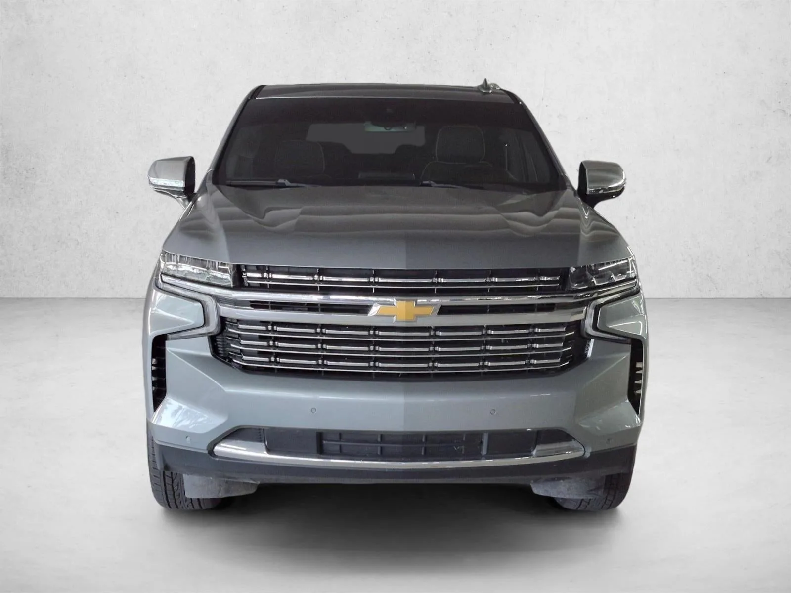 2023 Chevrolet Suburban Premier photo 2