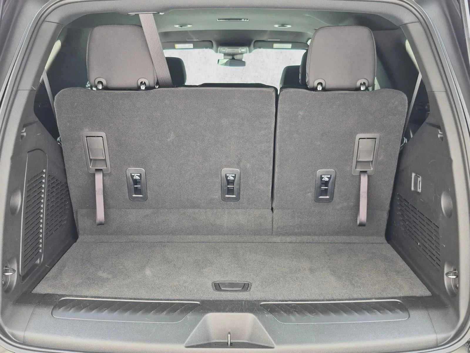 2026 Chevrolet Tahoe LS photo 6