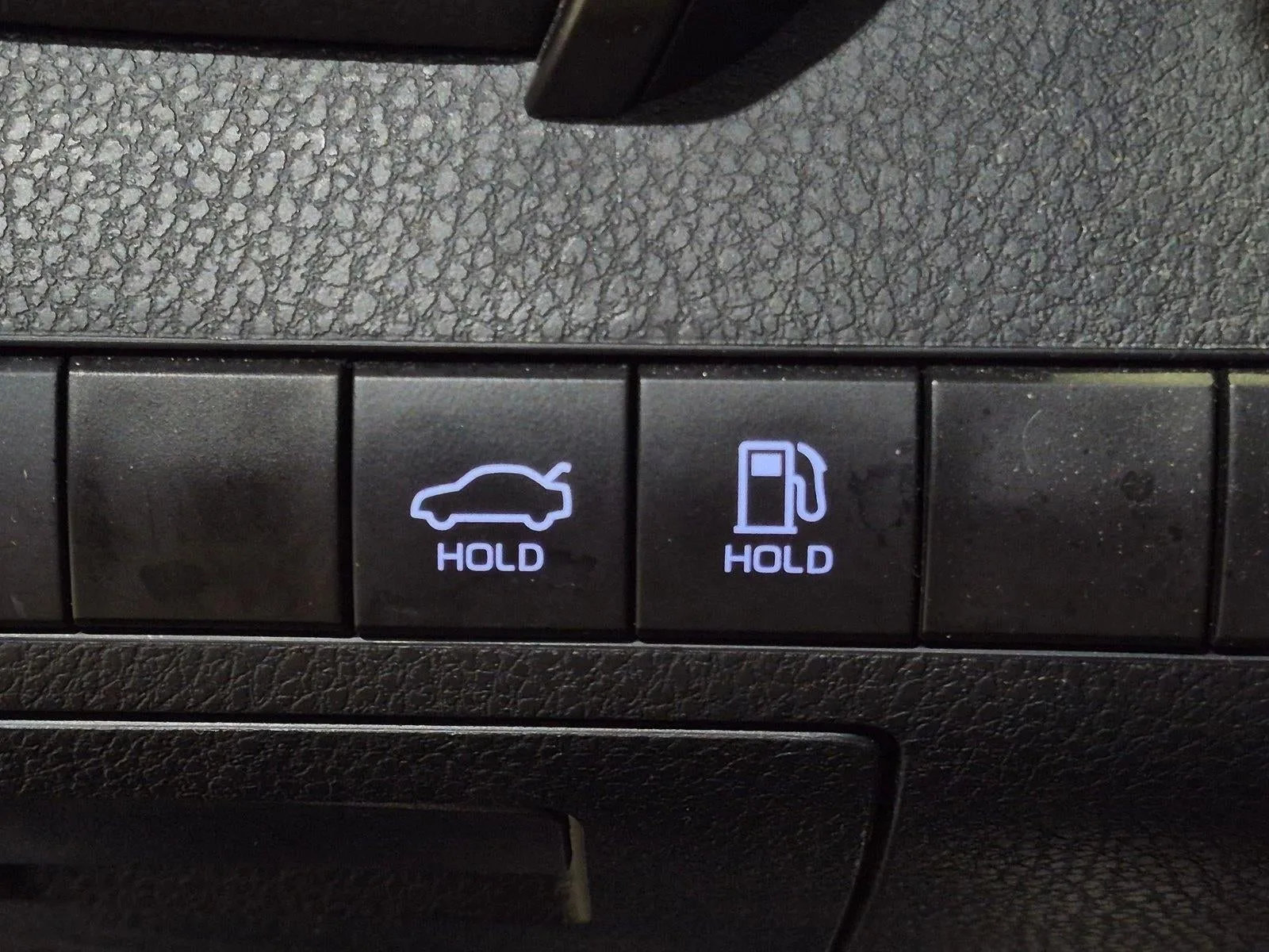 2024 Toyota Camry LE Auto (SE) photo 10