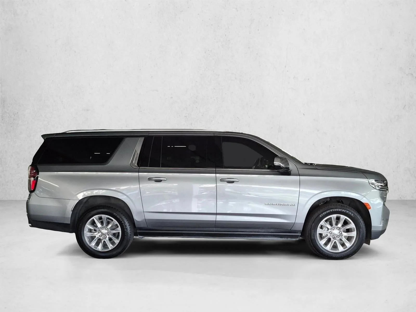 2023 Chevrolet Suburban Premier photo 4