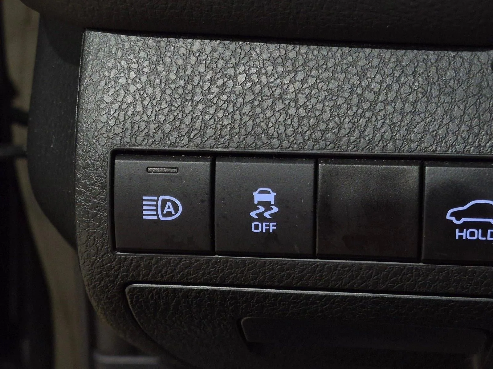 2024 Toyota Camry LE Auto (SE) photo 9