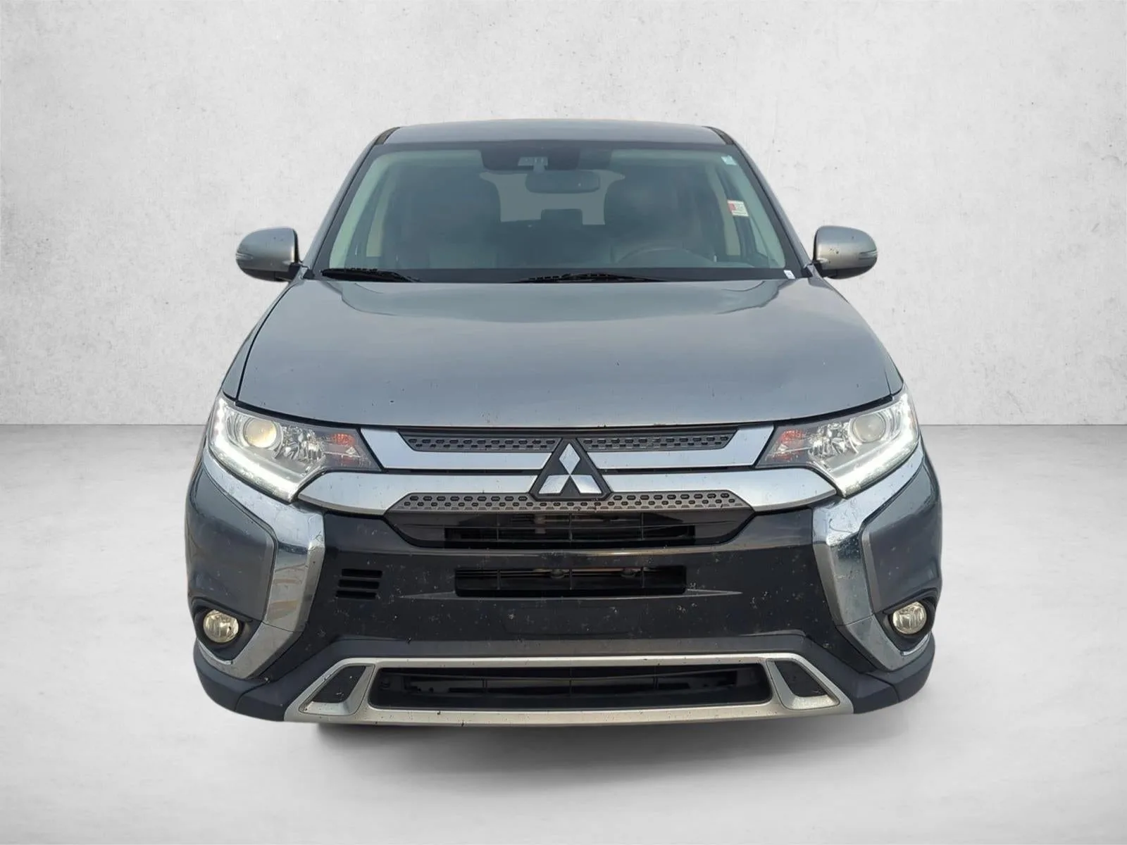 2020 Mitsubishi Outlander SE FWD photo 2